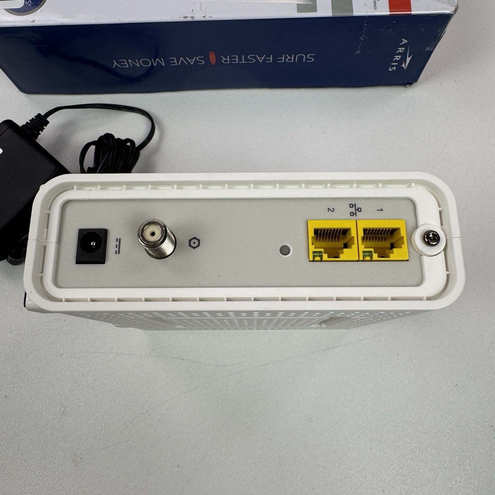 ARRIS SURFboard SB8200 DOCSIS 3.1 10 Gbps Cable Modem
