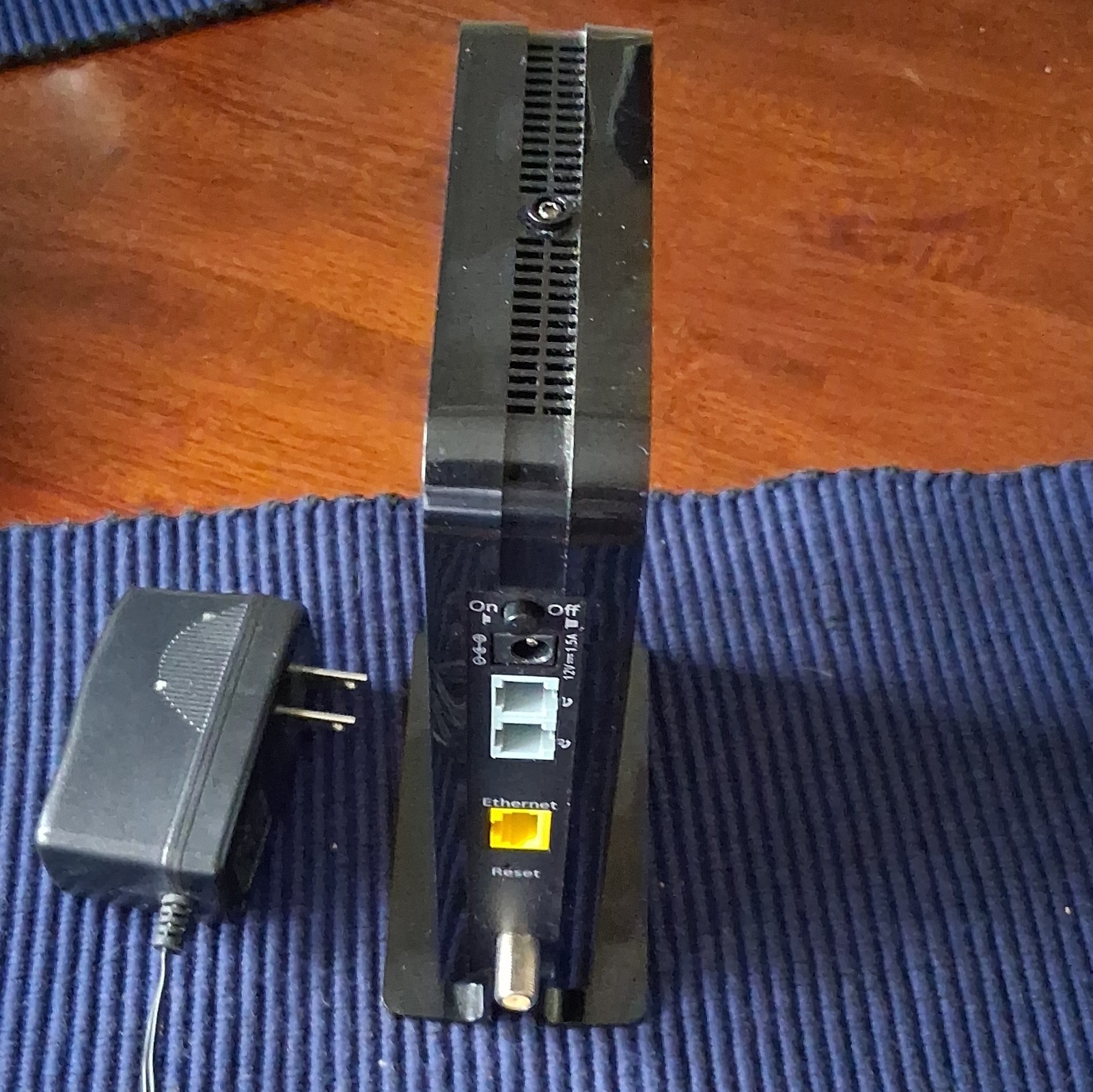 NETGEAR CM500V 3.0 Cable Modem with Voice Xfinity Comcast Tested