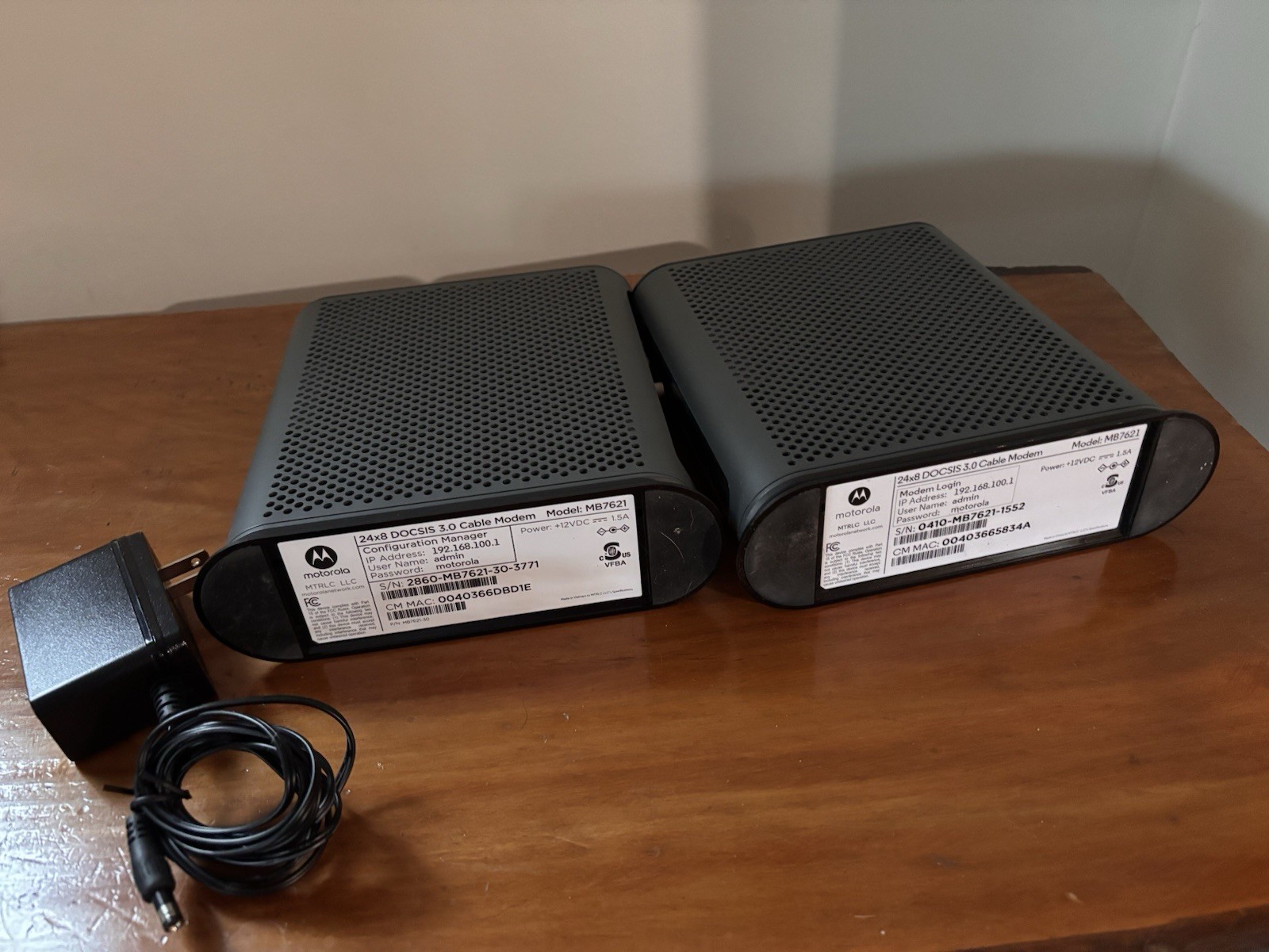 Lot of 2: Motorola 24×8 Cable Modem MB7621~includes 1 Power Chord