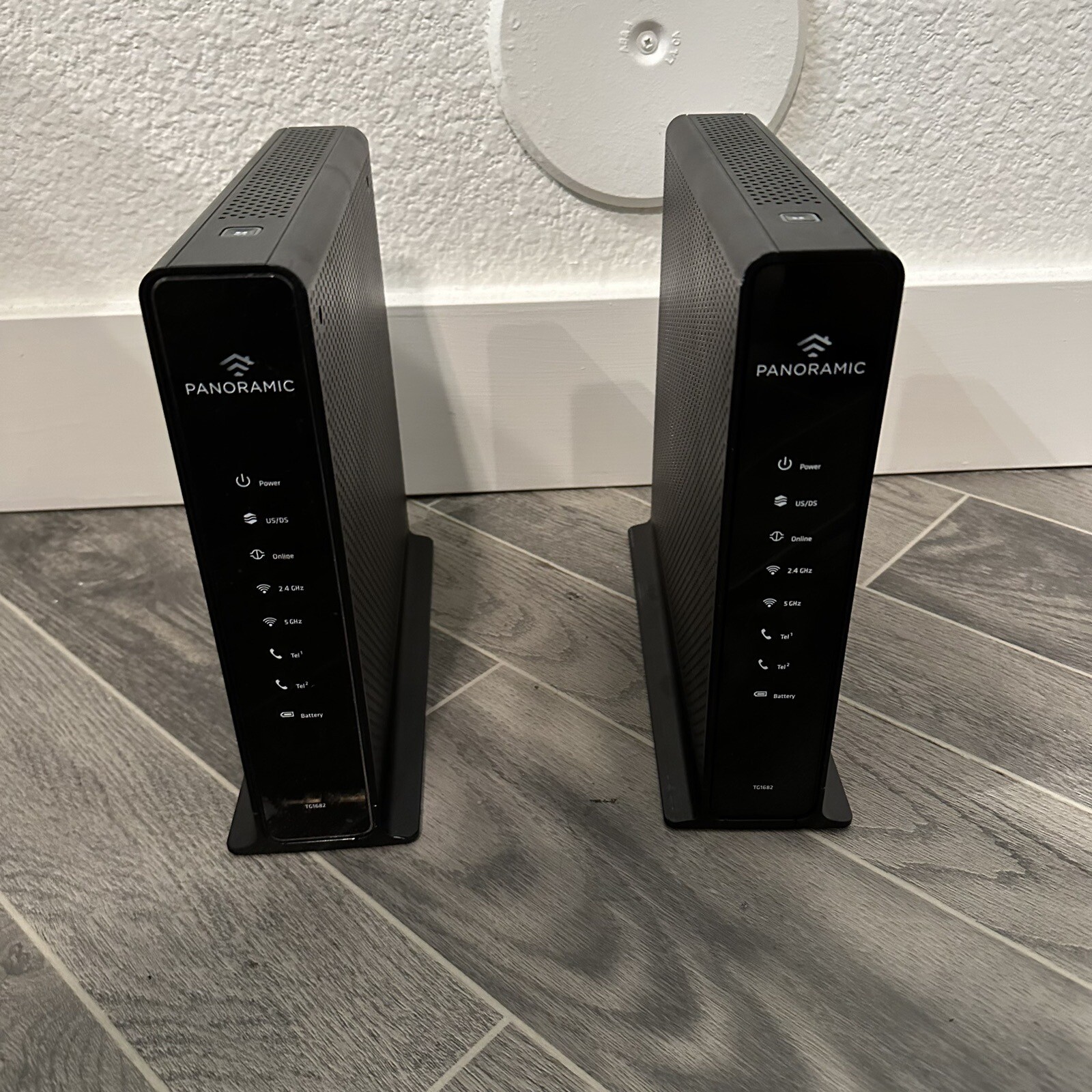 2 ARRIS TG1682G & Phone Gateway Cable Wireless Panoramic WIFI Router No Cord