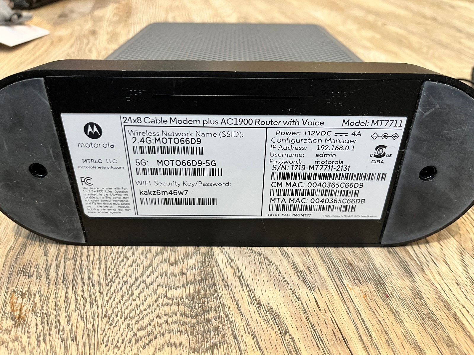 Motorola 24×8 Cable Modem + AC1900 WiFi Router + 2 Phone Line for Xfinity MT7711