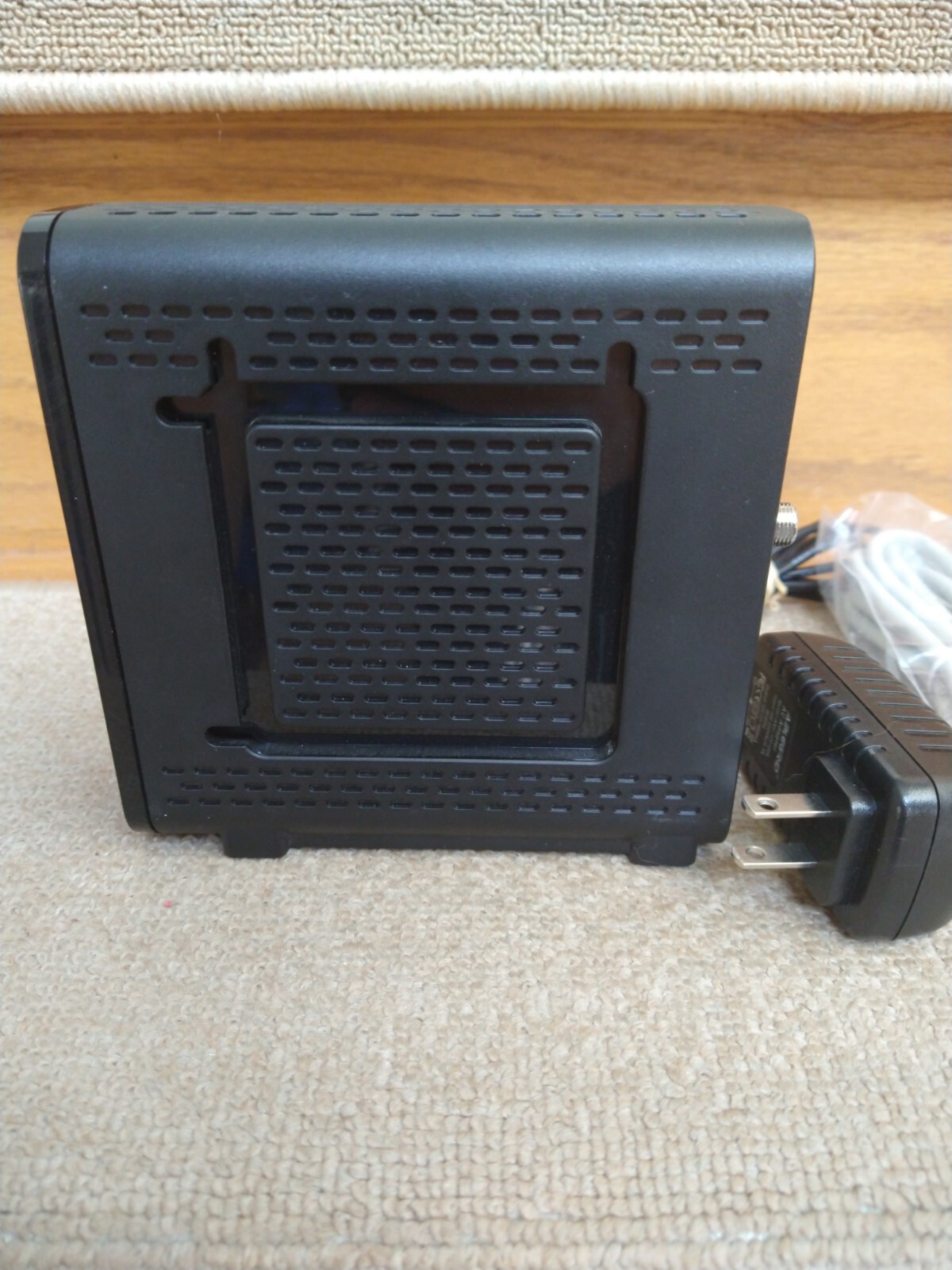 Arris Surfboard SB6121 Cable Modem High Speed Internet Pre-owned. Black
