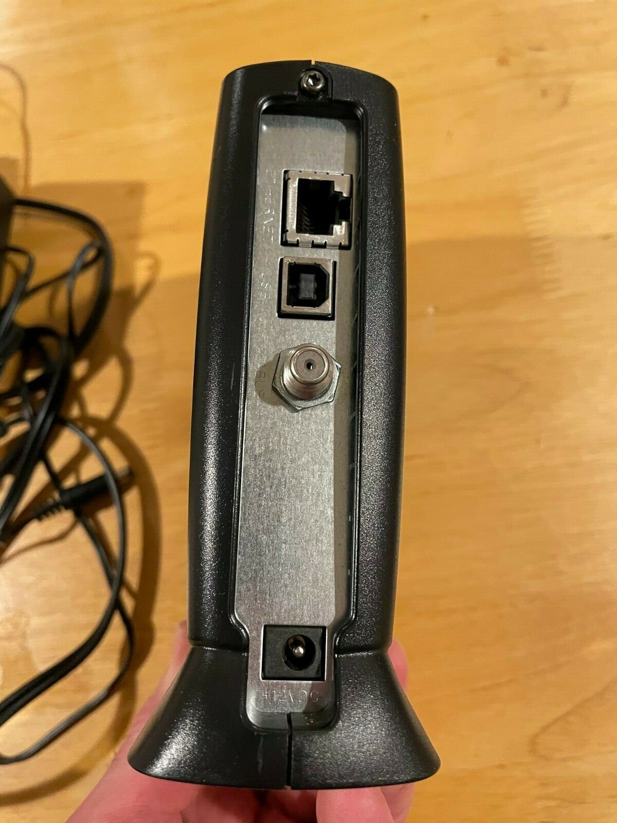 Motorola SURFboard SB5100 cable modem with power supply