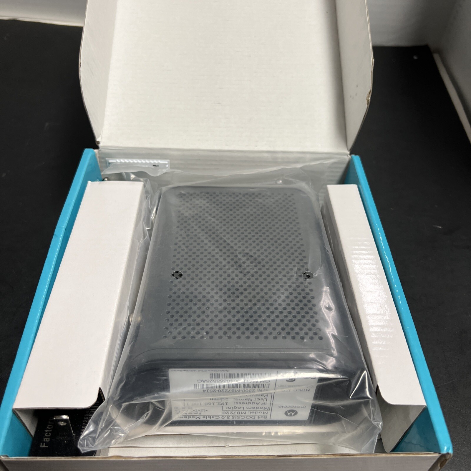 Cable Modem MOTOROLA 8×4 Model MB7220, DOCSIS 3.0 343Mbps Download