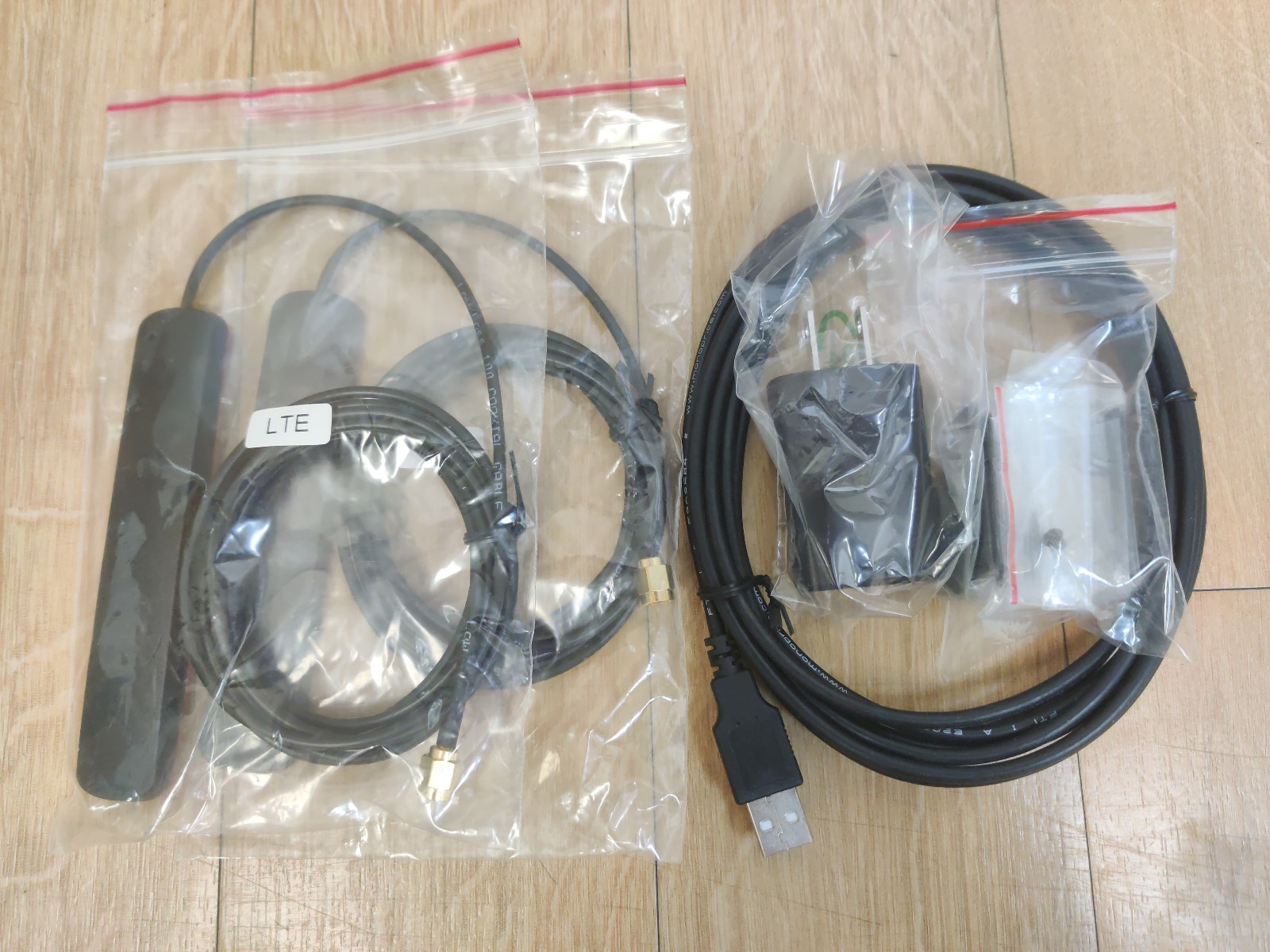NEW Amit Protectli 4G Ethernet Modem IDG400-0TE0C and External Antenna Kit