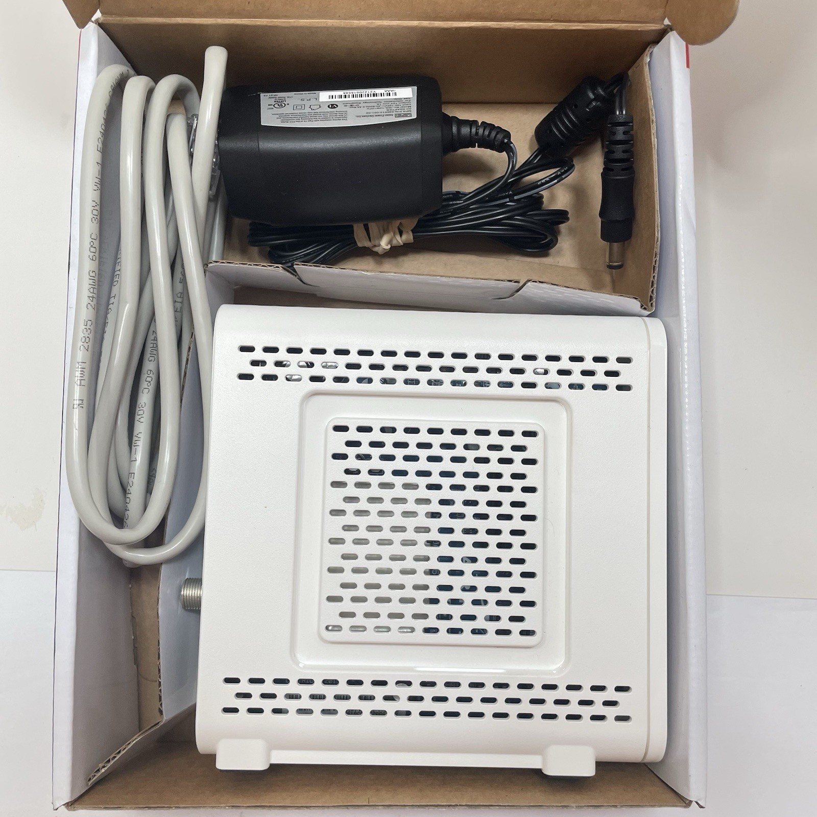 ARRIS SURFboard SB6190 32 x 8 DOCSIS 3.0 Cable Modem – White