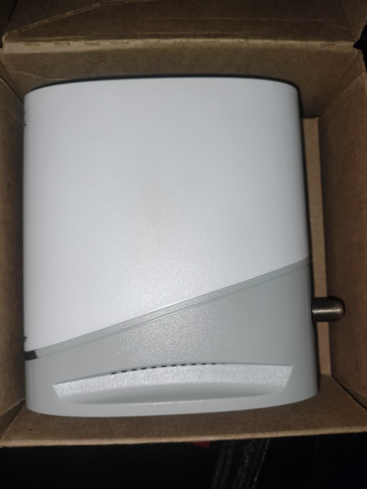 ARRIS S33 SURFboard DOCSIS 3.1 Multi-Gigabit Cable Modem 2.5 Gbps Ethernet Port