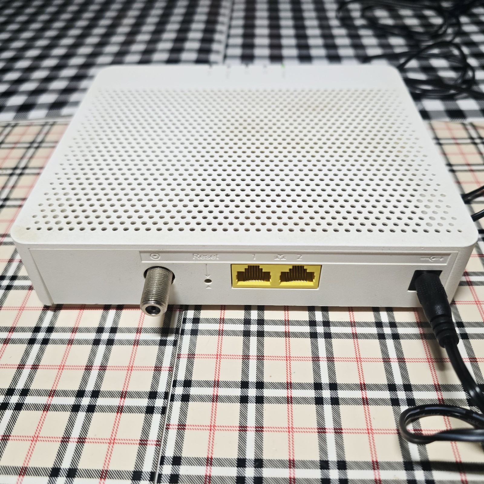 TECHNICOLOR TC4400-AM Ultra Broadband Cable Modem w/ Power Cord