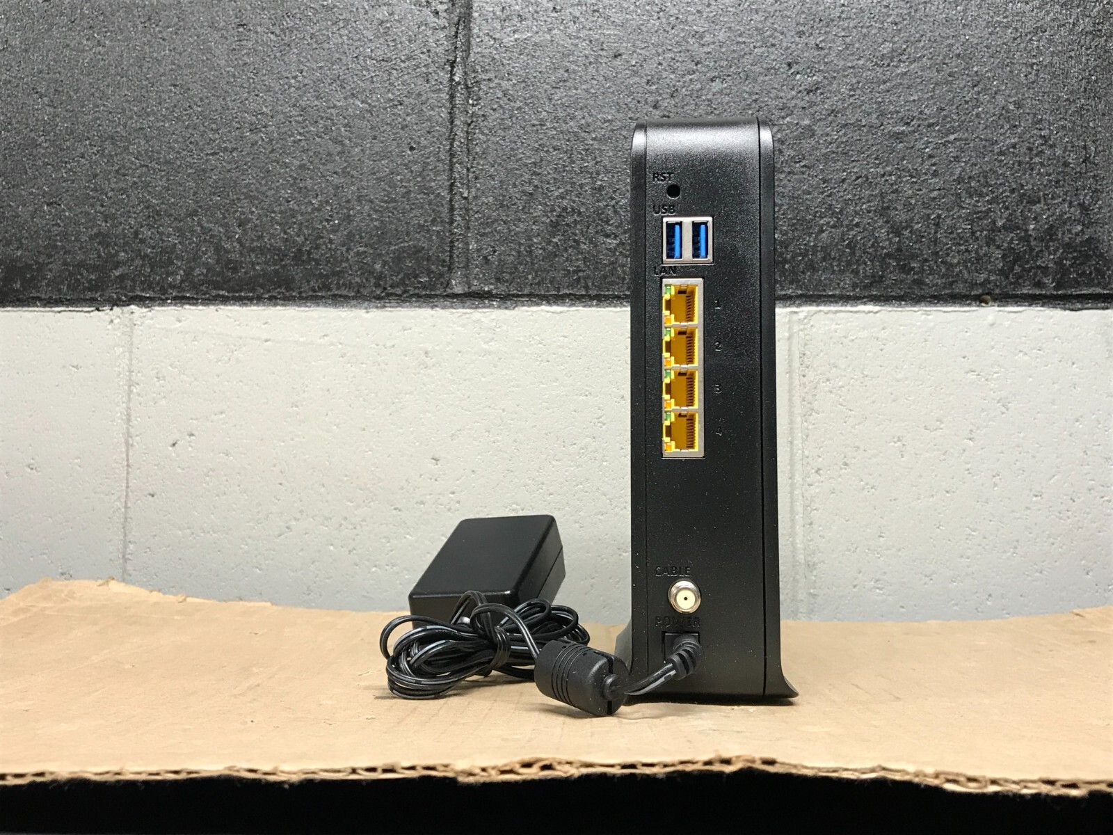 SMC Networks D3G1604W-033-NA Wireless Gateway Modem with Power Adapter