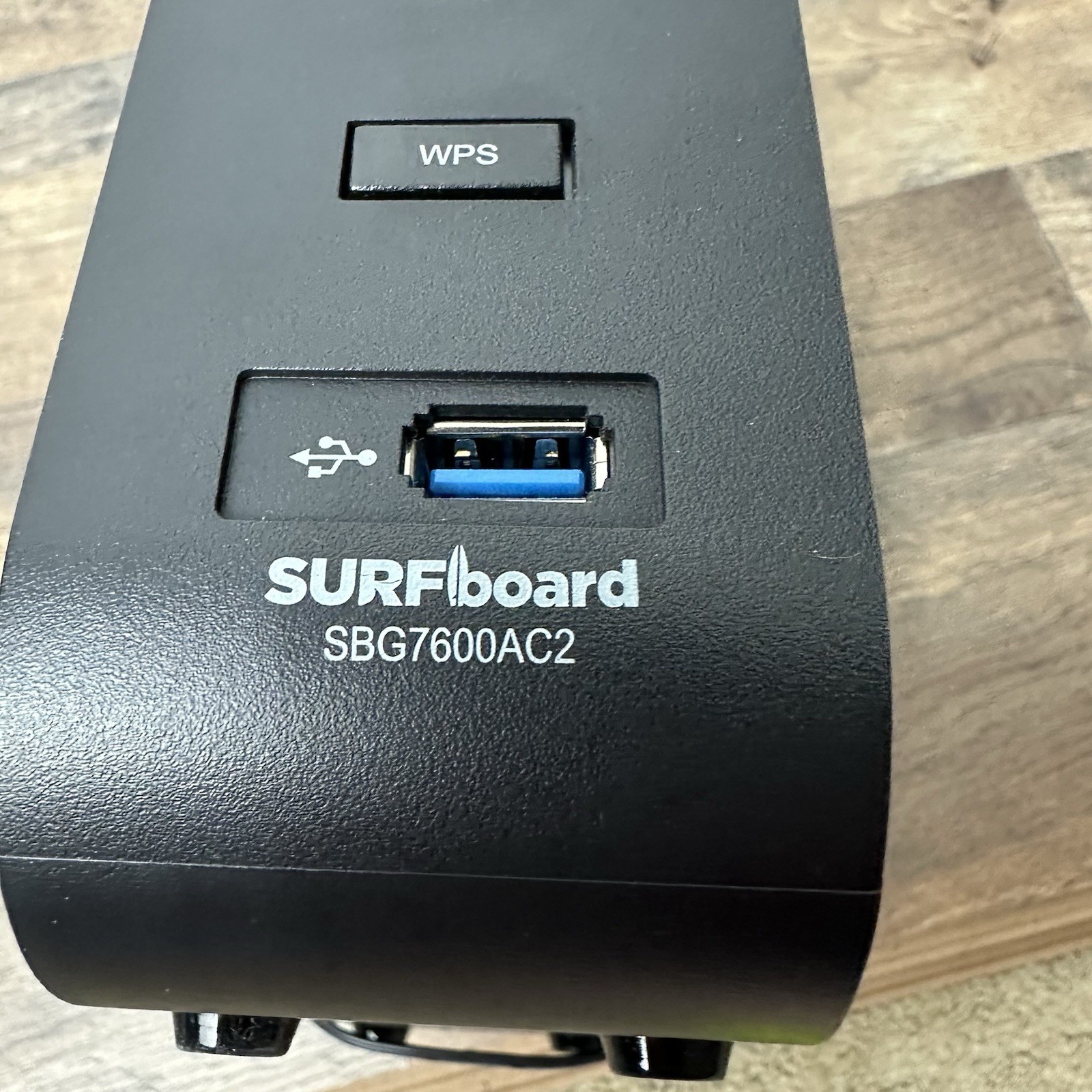 ARRIS SURFboard SBG7600AC2 DOCSIS 3.0 Dual-Band WiFi Modem Router 32×8