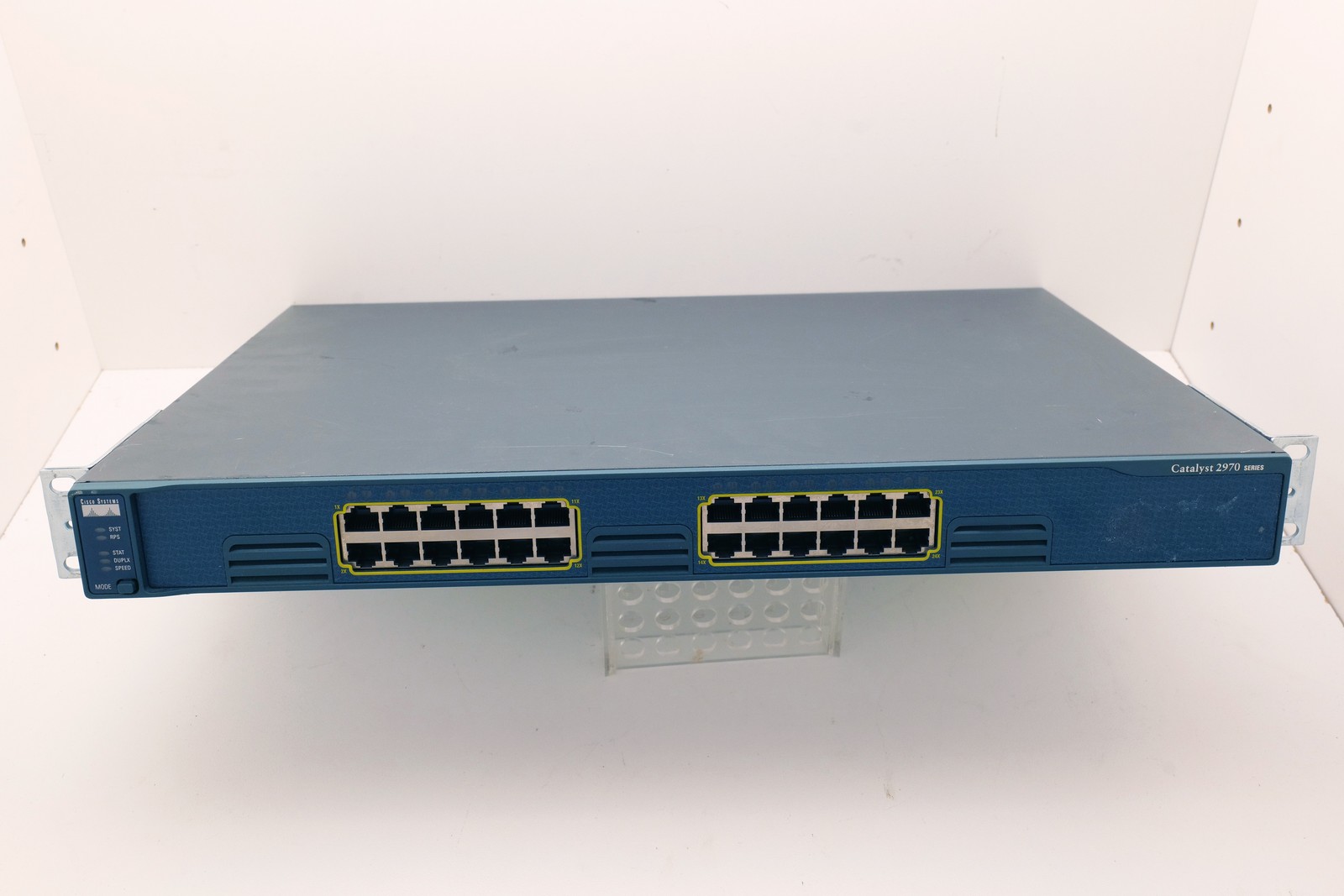 Cisco Catalyst 2970G-24T-E 24-Port Gigabit Ethernet Switch Rackmount