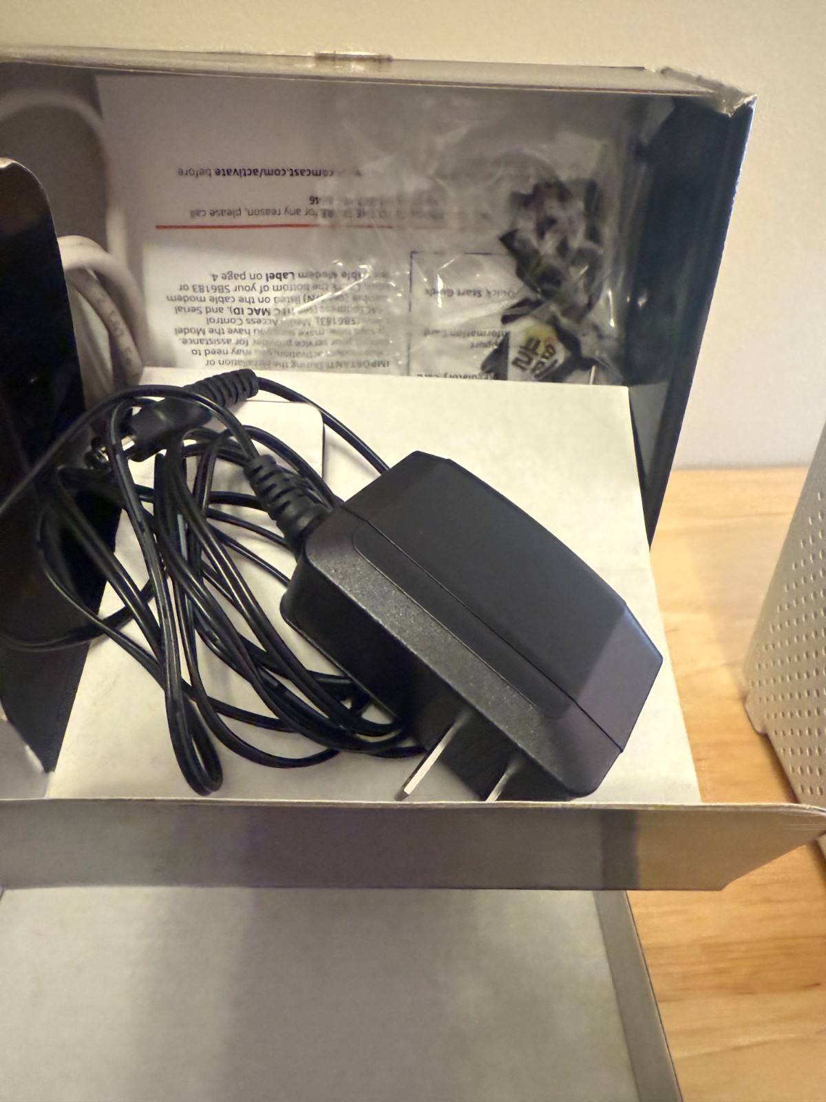 ARRIS SB6183 686 Mbps Cable Modem ***OPEN BOX***