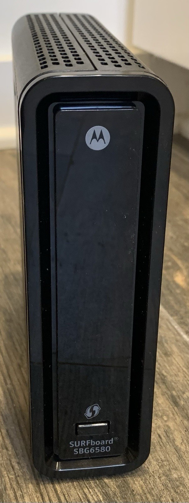Motorola ARRIS SURFboard SBG6580 DOCSIS 3.0 Cable Modem and Wi-Fi Router