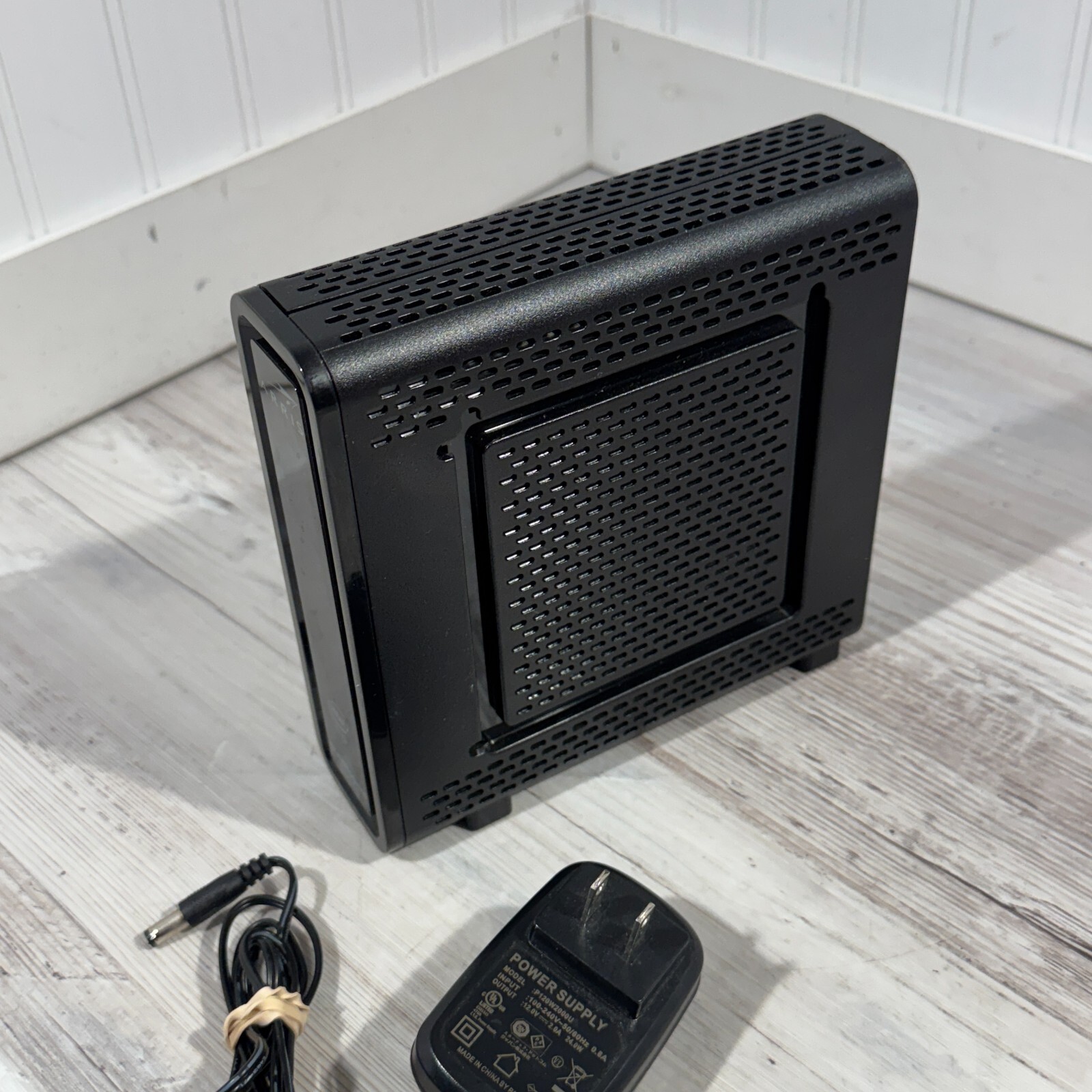 ARRIS SBG10 SURFboard AC1600 Dual-Band Cable Modem Router – Black