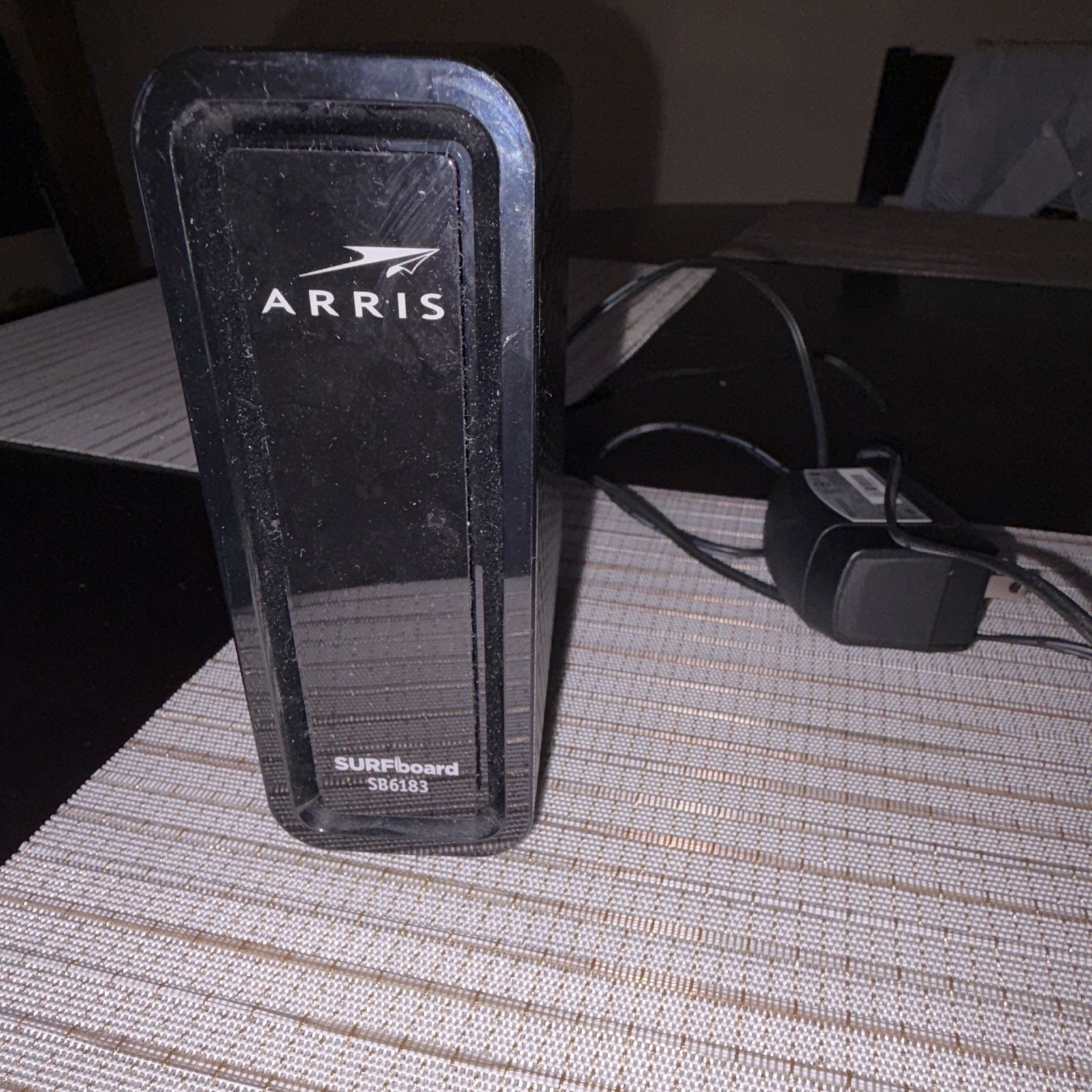 ARRIS SURFboard SB6183 DOCSIS 3.0 Cable Modem 686 Mbps 1-Port Ethernet Black