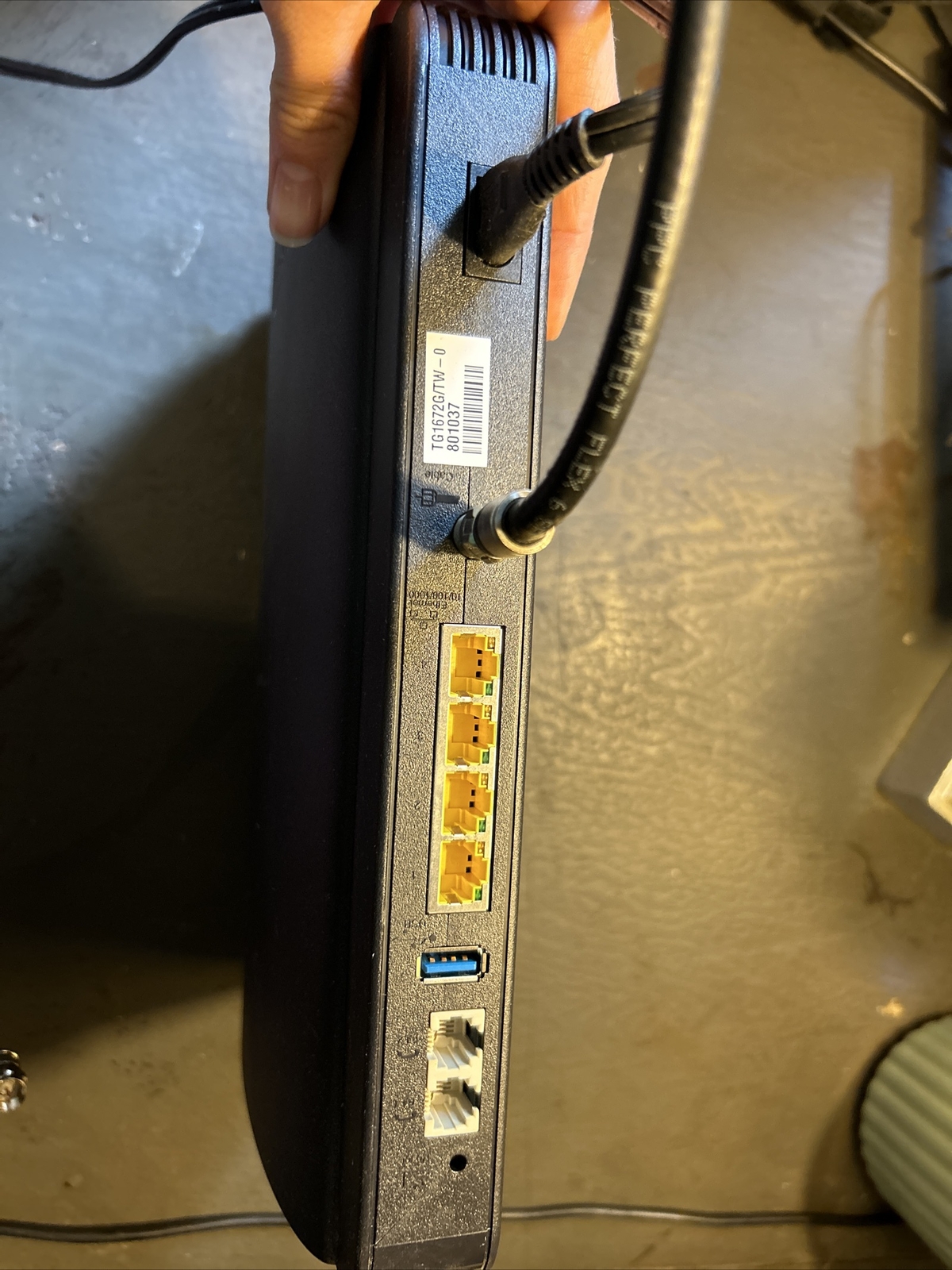 Arris Modem TG1672G TW Touchstone Telephony Gateway WIFI working 2.5ghz 5.0ghz