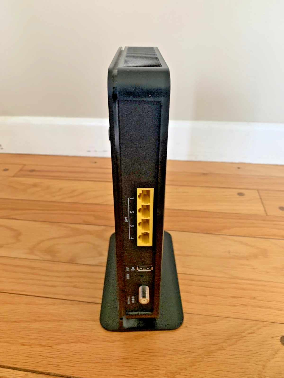 Netgear N450 Wi-Fi Cable Modem Router – to 340 mbps, 802.11 n – Complete, Manual