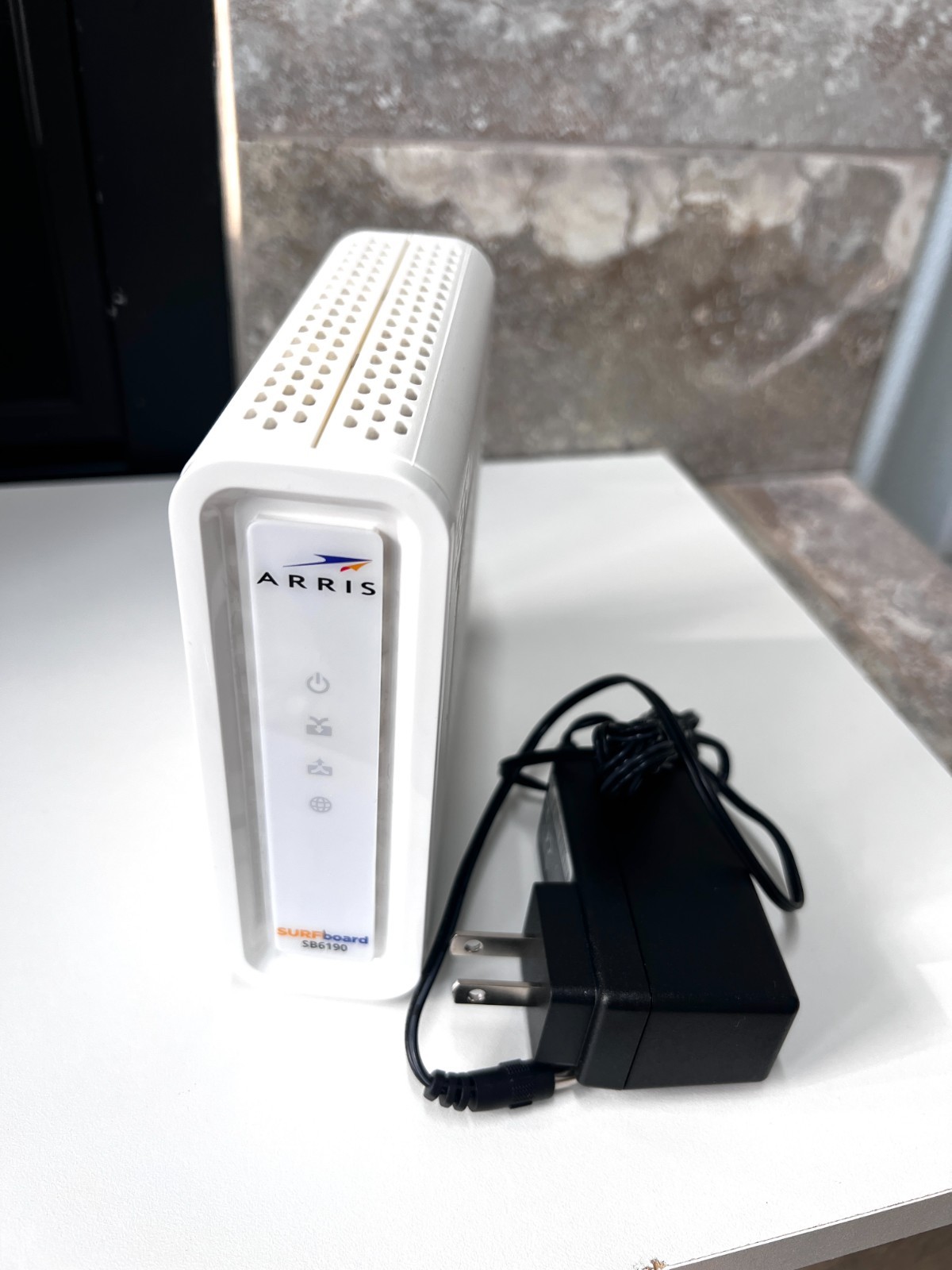 ARRIS SURFboard SB6190 DOCSIS 3.0 Cable Modem 32×8 1.4Gbps Gigabit