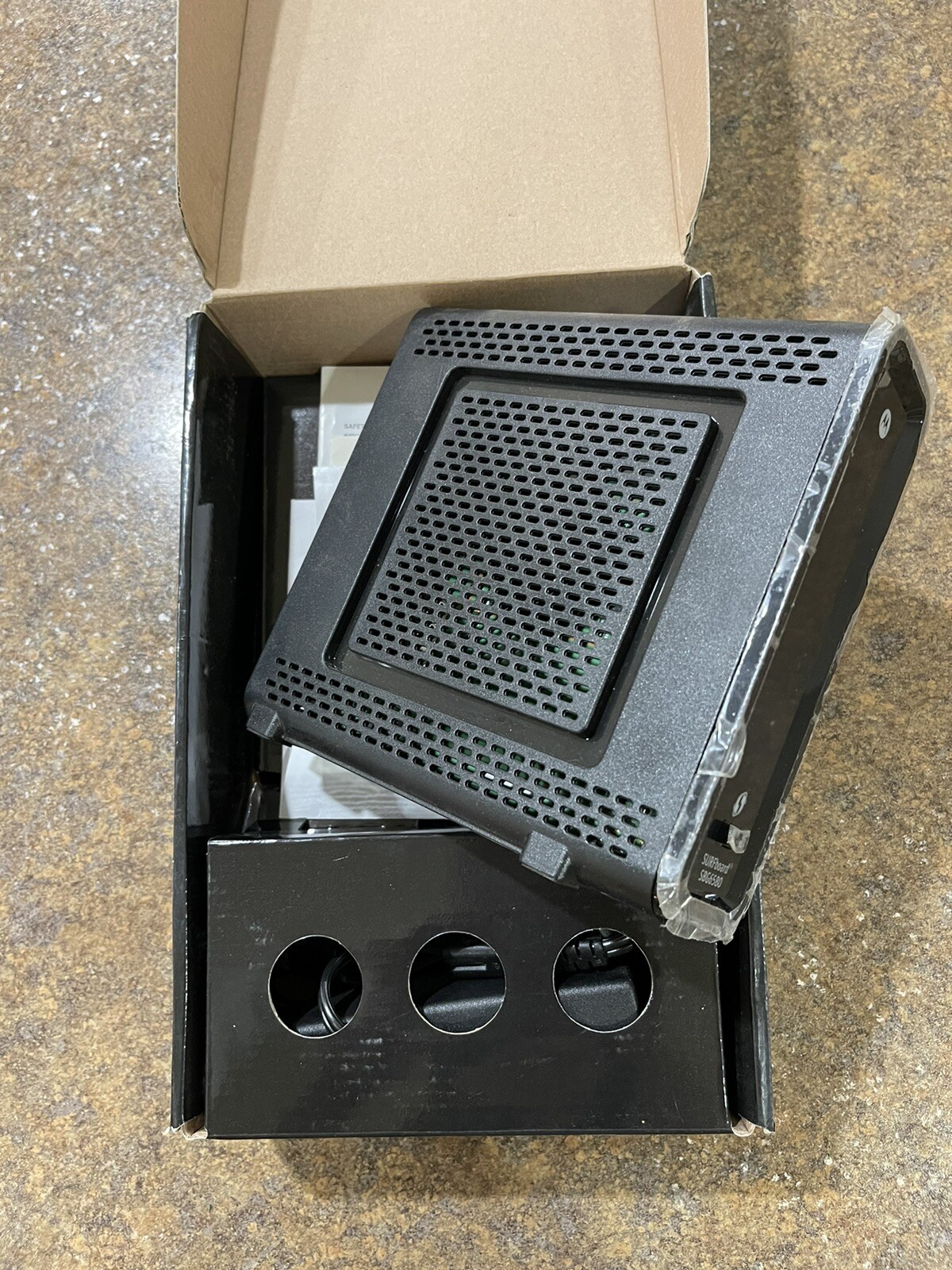 Motorola Arris SURFboard Modem& Wi-Fi Router Model SBG6580