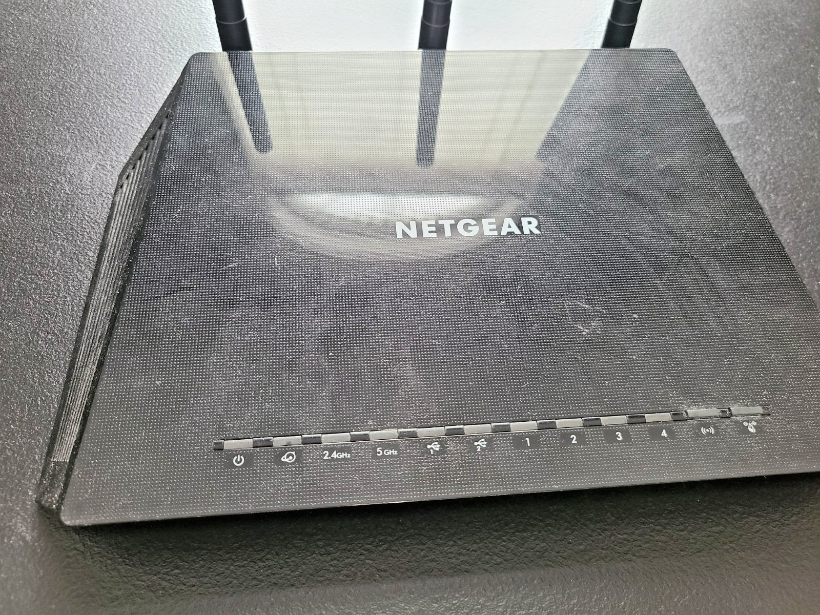 NETGEAR R6400 AC1750 Dual Band Smart WiFi Router w/ Power Adapter Used