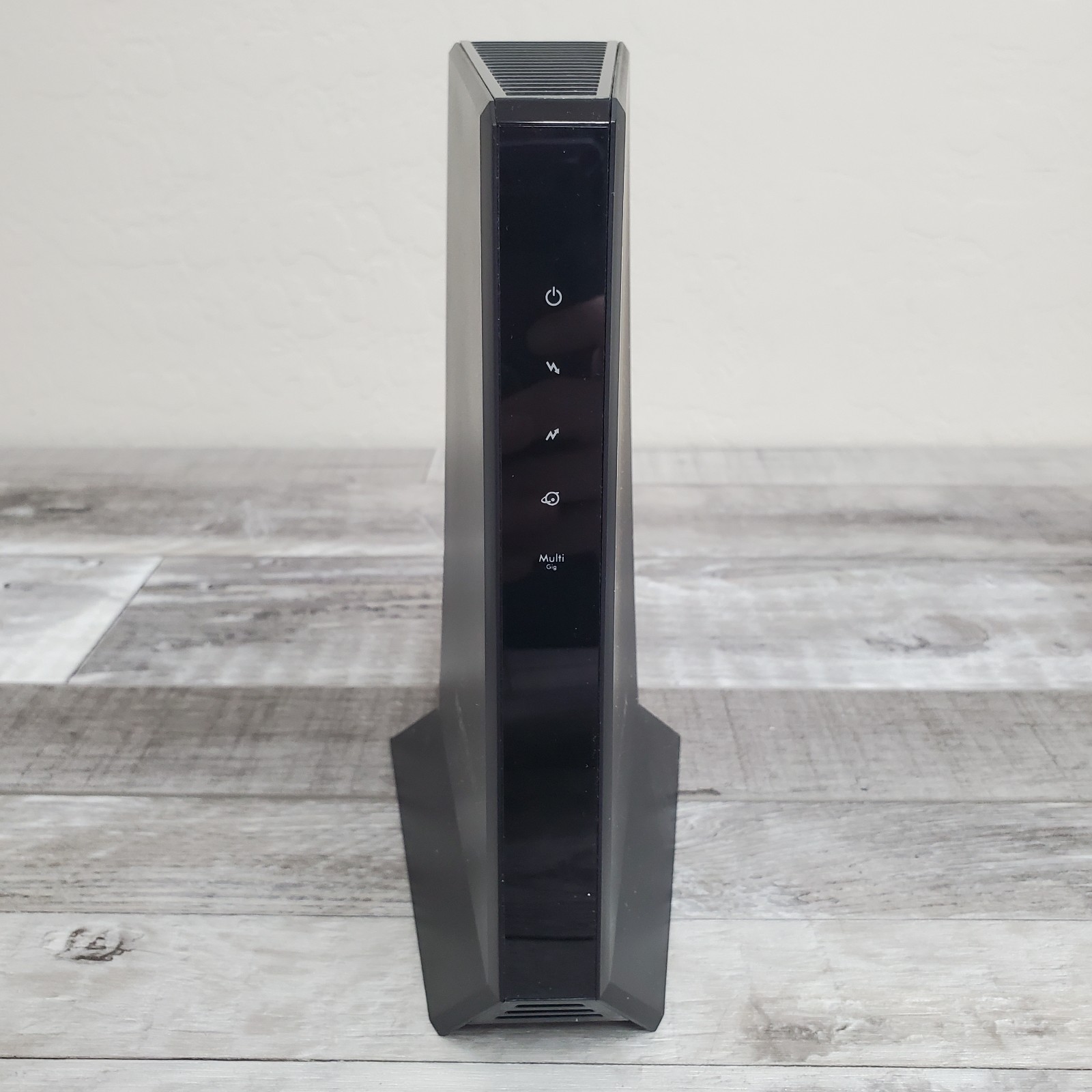 NETGEAR Nighthawk CM2000 DOCSIS 3.1 2.5Gbps Cable Modem For Gaming