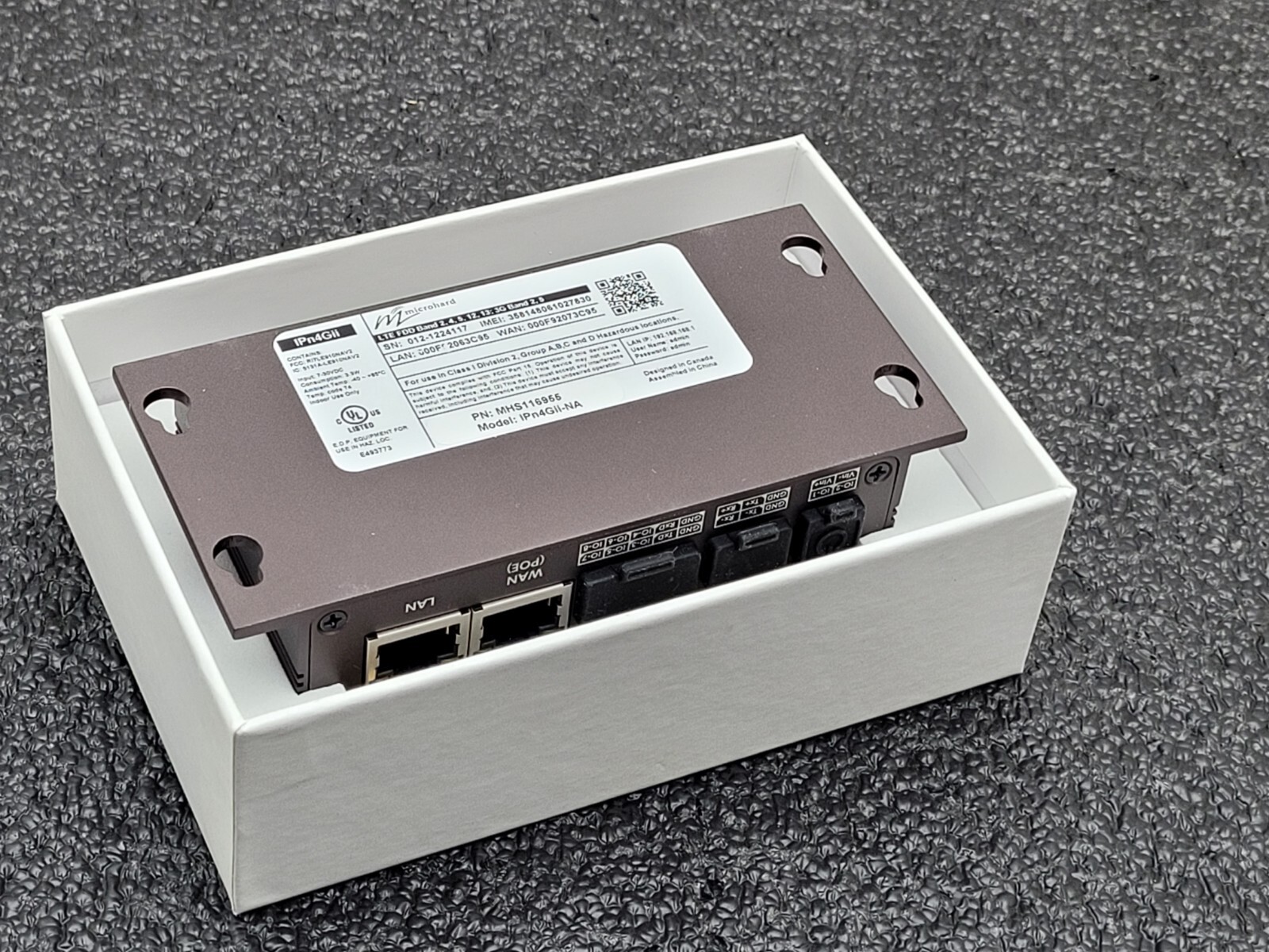 Microhard IPn4Gii-NA 4G LTE Dual SIM Dual Ethernet Serial USB Gateway POE