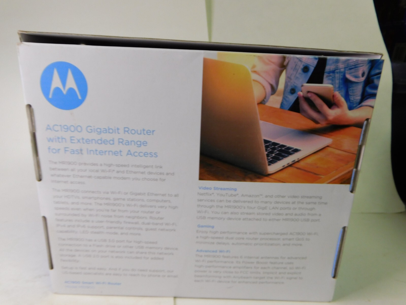 Motorola MR1900 Wireless Gigabit Home AC1900 Smart Wi-Fi Router