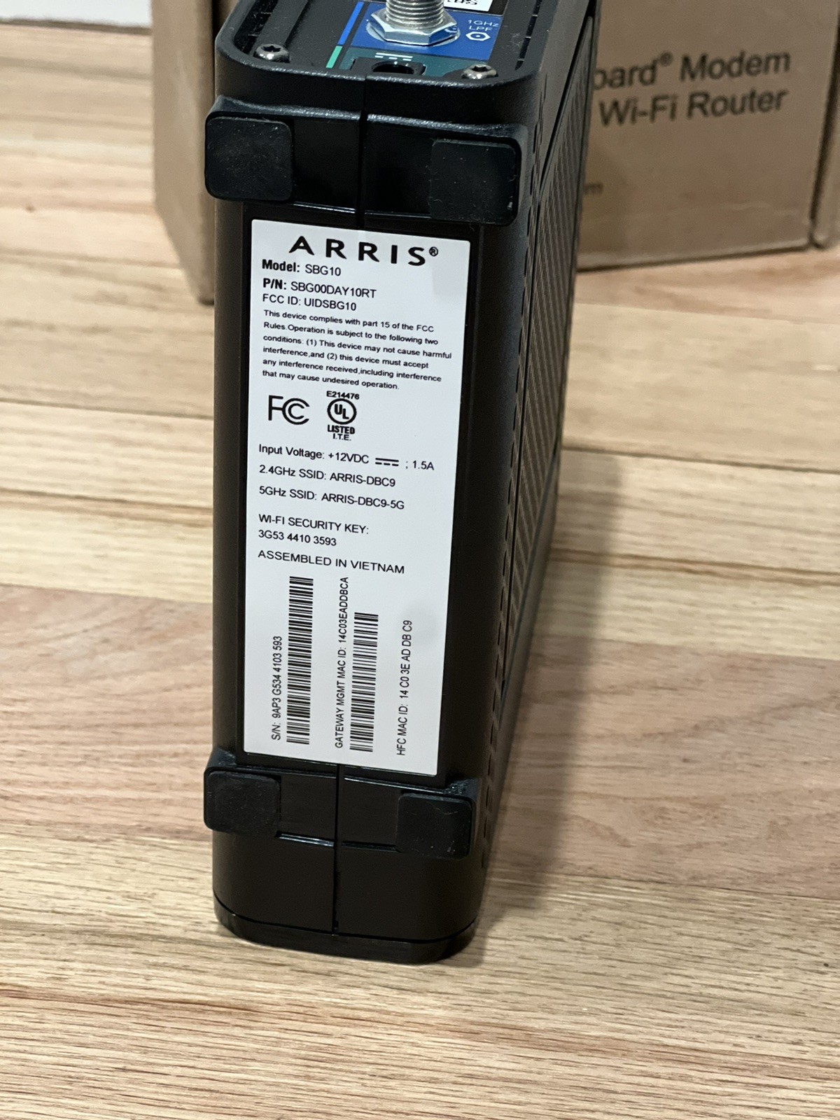 ARRIS SURFboard SBG10 DOCSIS 3.0 Cable Modem & AC1600 Dual Band Wi-Fi Router