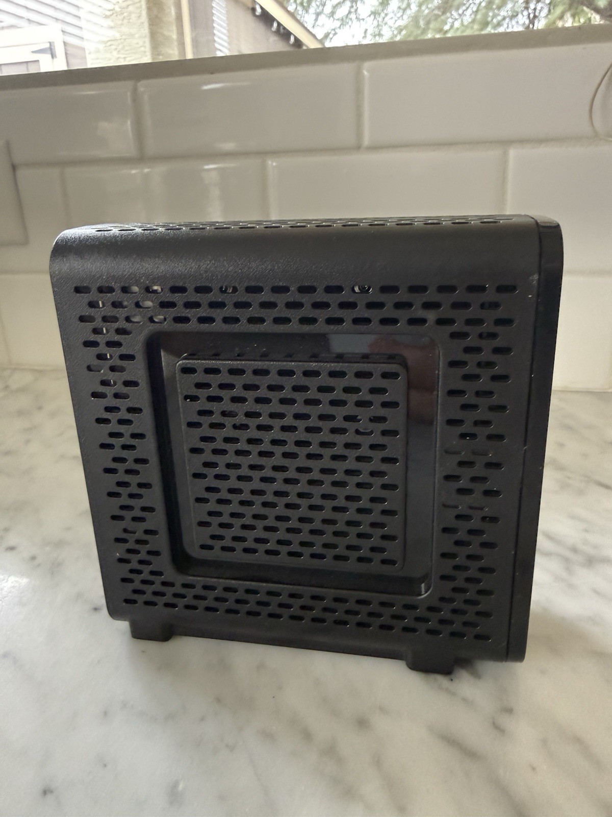ARRIS Touchstone CM8200A DOCSIS 3.1 Ultra Fast Cable Modem No Power Cord