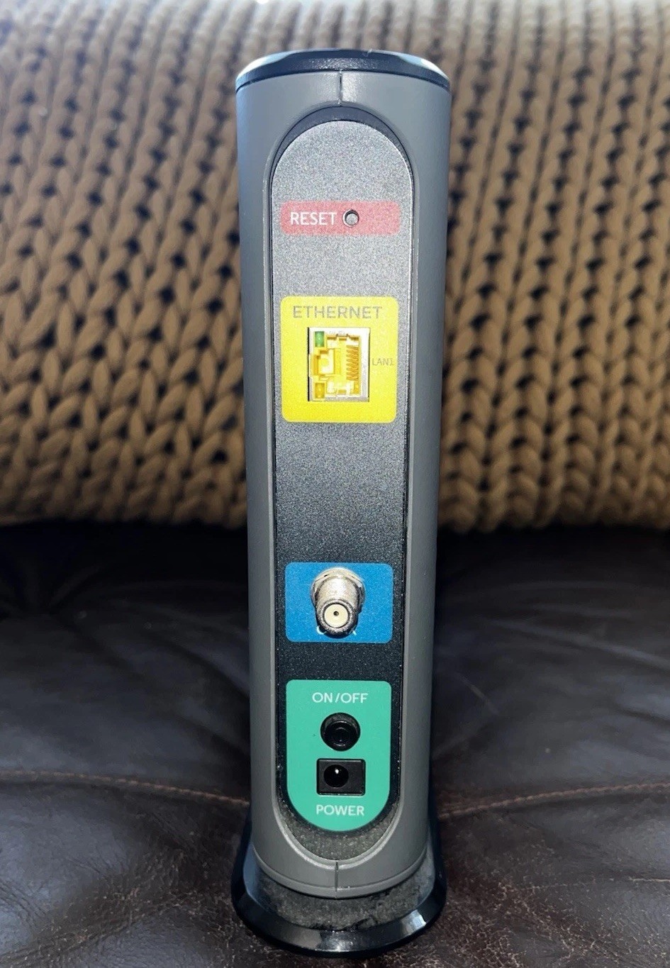 Motorola MB8611 DOCSIS 3.1 Cable Modem + CAT6 Ethernet Cable & RG6 Coax Cable