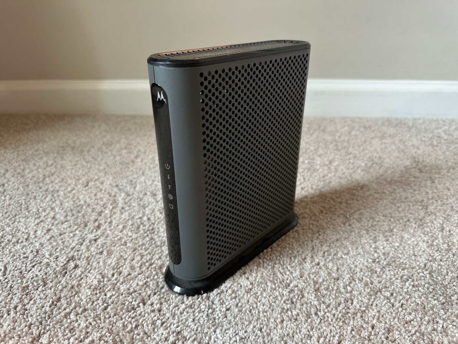 Motorola MB7621 DOCSIS 3.0 Cable Modem – 24×8 Gigabit – 1 GBs – Tested – Black