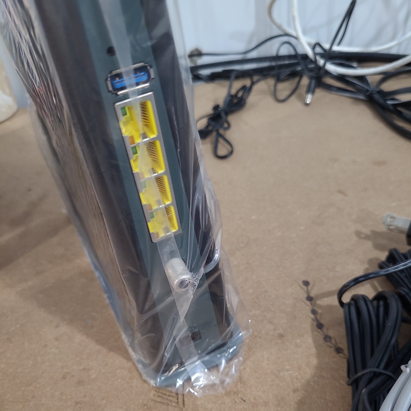 Arris Touchstone DG3450 Cable Modem Wireless Gateway DOCSIS 3.1