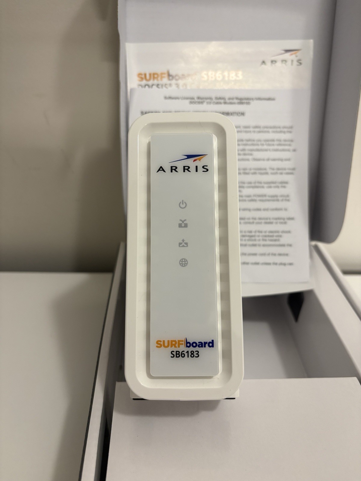 Arris Surfboard SB6183 686 Mbps 16×4 DOCSIS Cable Modem, White, Appears New