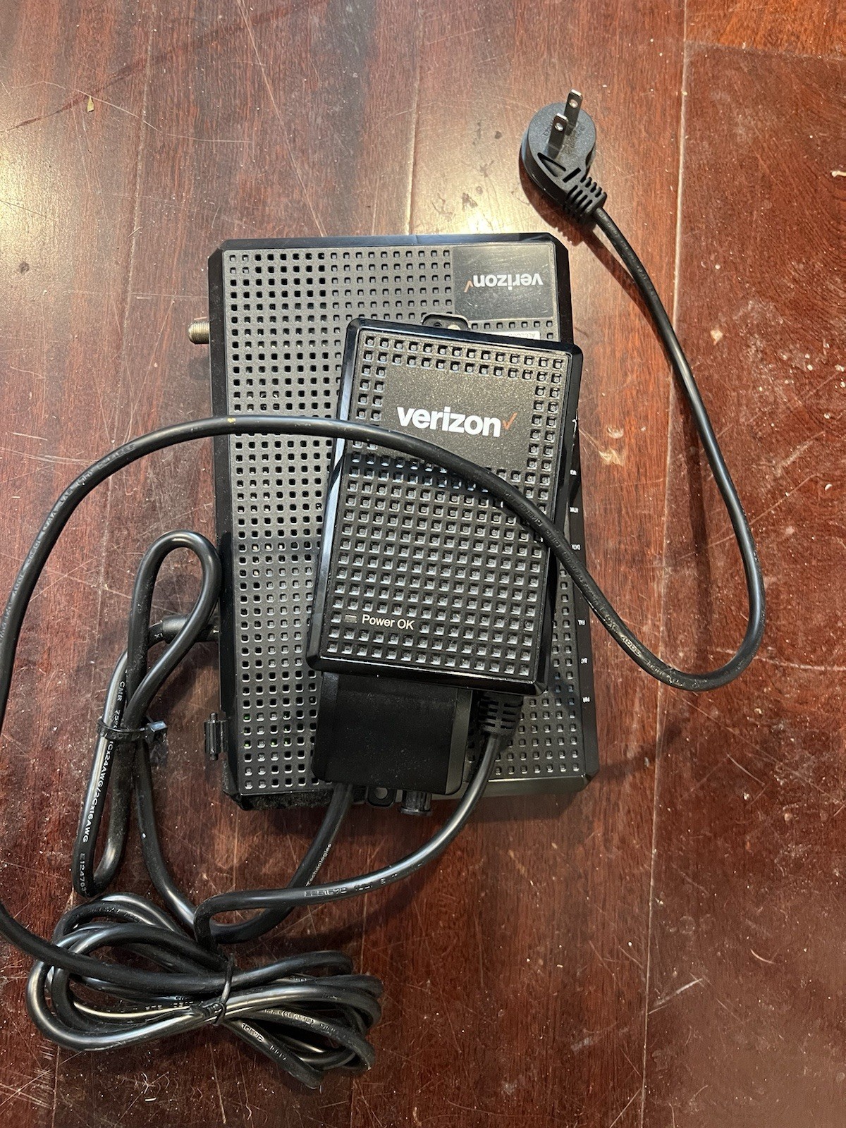 Verizon FIOS ONT Optical Network Terminal Nokia G-211M-C Modem & Power Supply