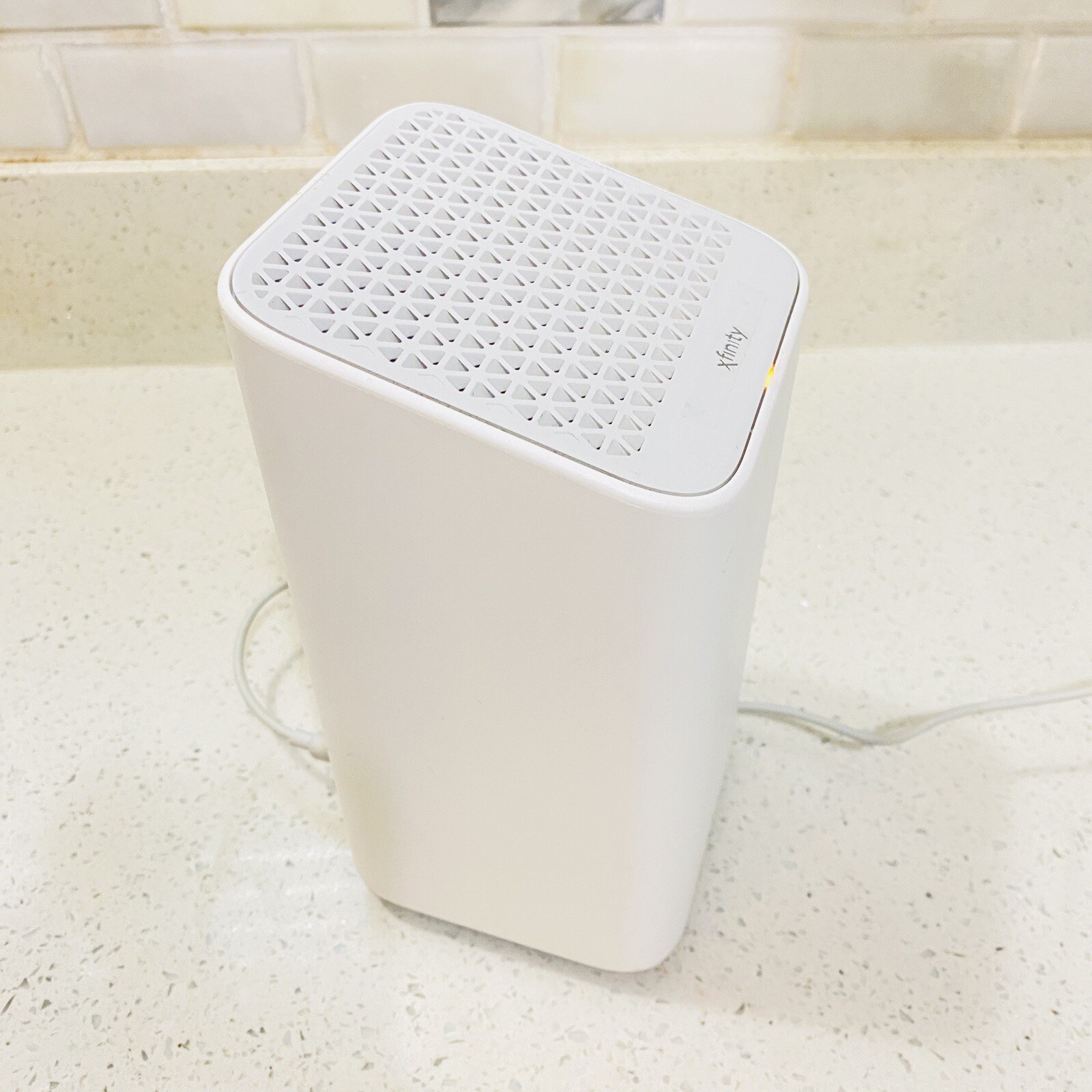Comcast XFinity XB7-CM GIGABIT 4-Port Modem Router Powers On Untested Read..