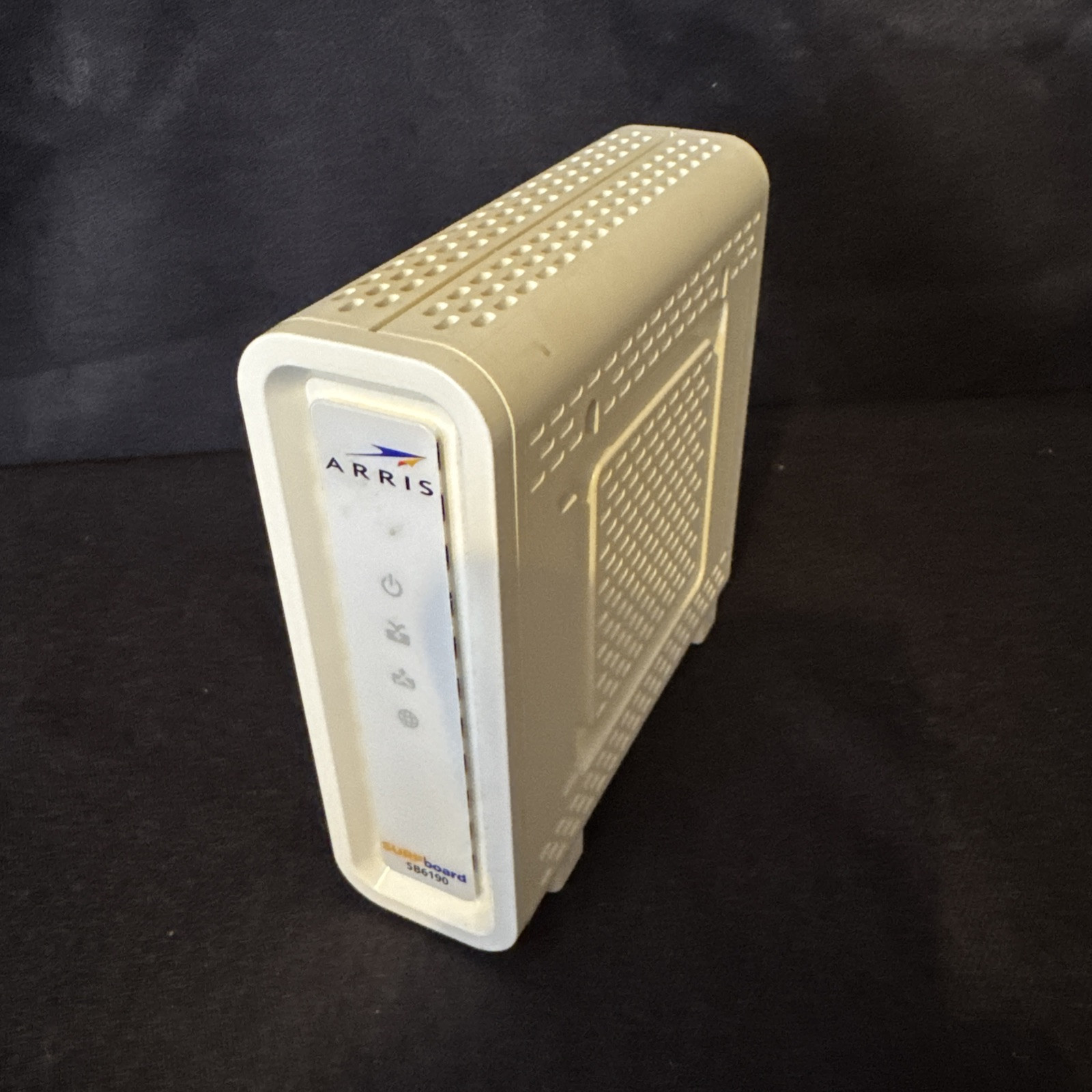 ARRIS SB6190 1Gbps SURFboard 32×8 DOCSIS 3.0 Cable Modem Router Only 4K UHD