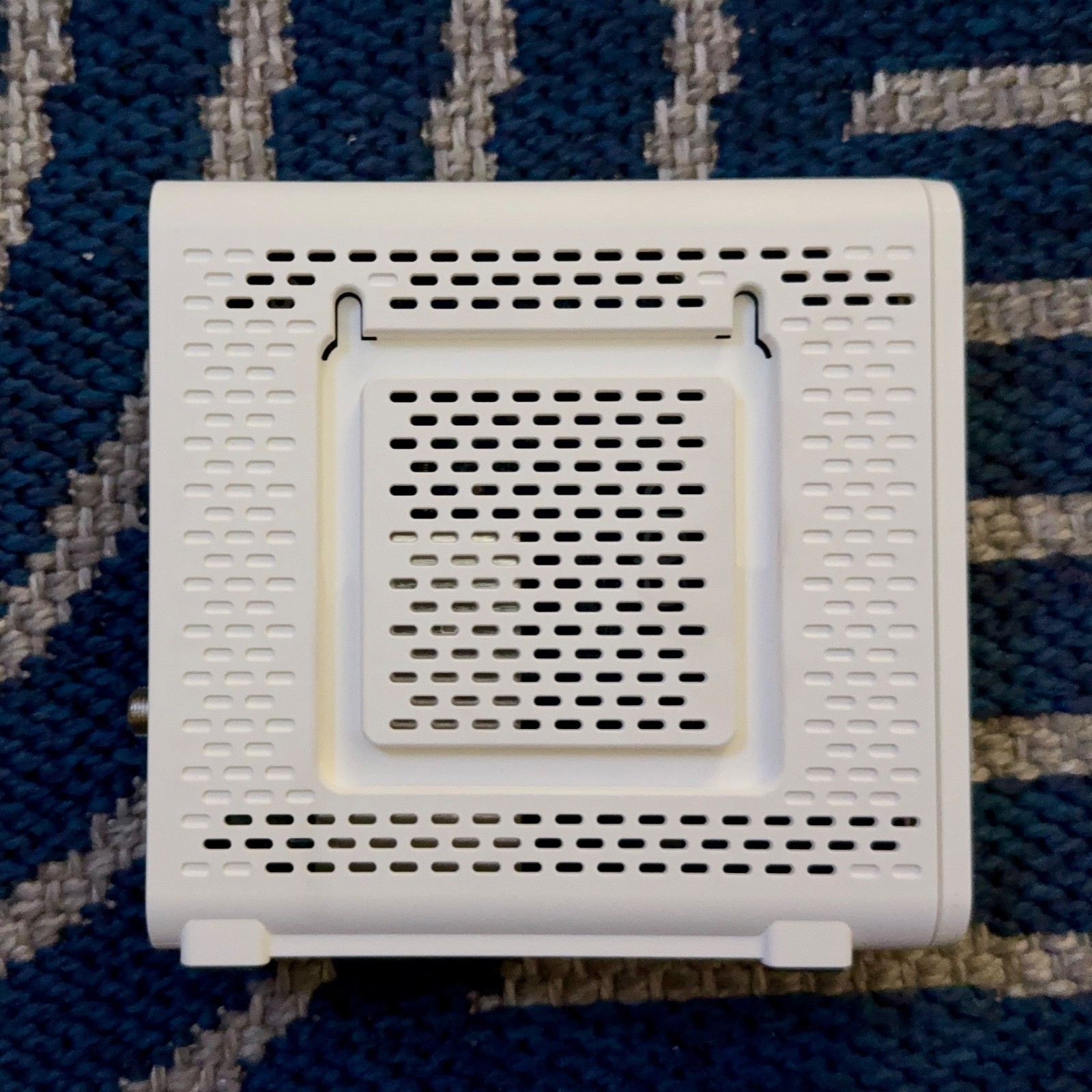 ARRIS SURFboard SB8200 DOCSIS 3.1 Cable Modem