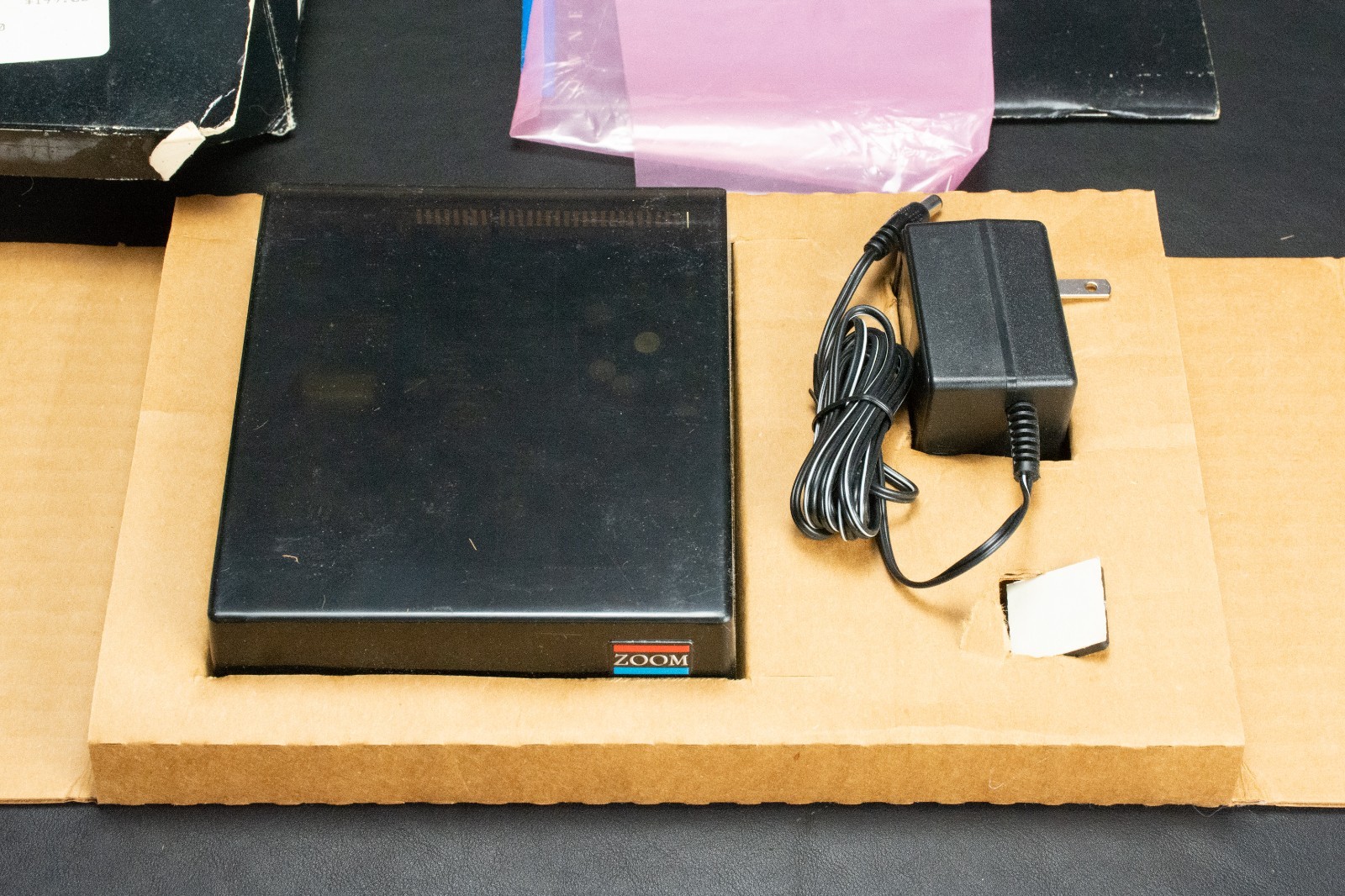 Vintage Zoom MX/AMX 2400 Baud External Dial-Up Modem Hayes Compatible RS-232
