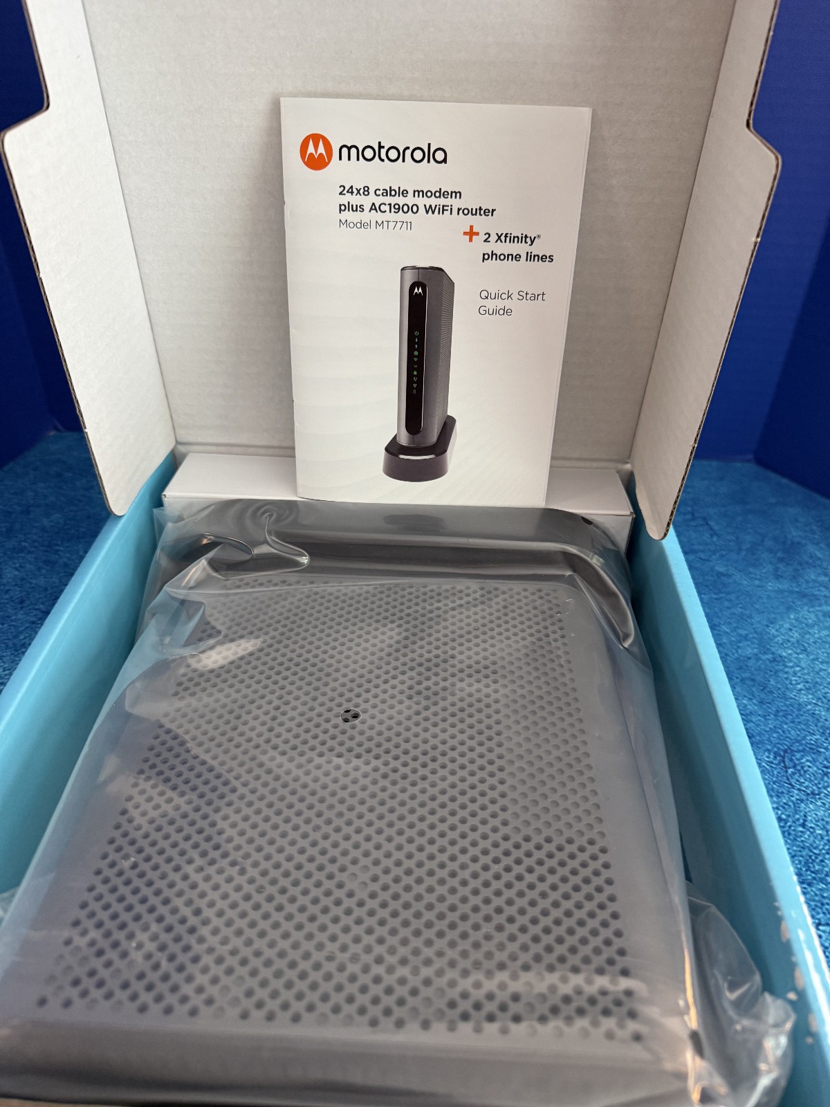 Motorola MT7711 24×8 Cable Modem plus AC1900 WiFi Router