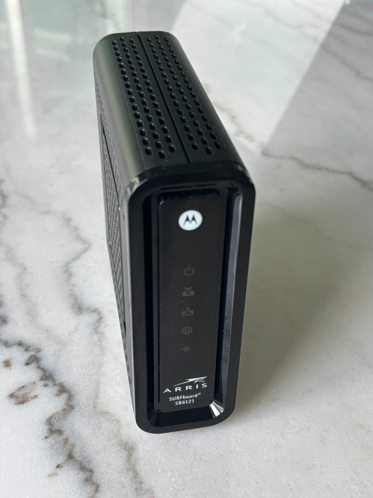 Motorola Arris SURFboard SB6121 DOCSIS 3.0 Modem w/ Box, Power Adapter, Cable