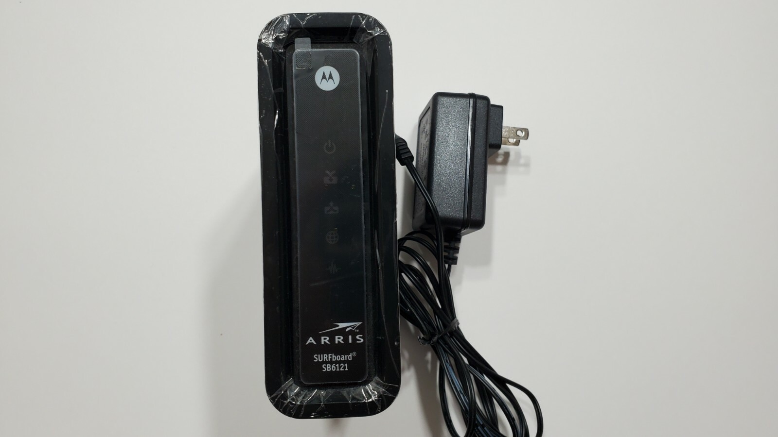 Motorola Arris SURFboard SB6121 Cable modem DOCSIS 3.0 up to 172 Mbps