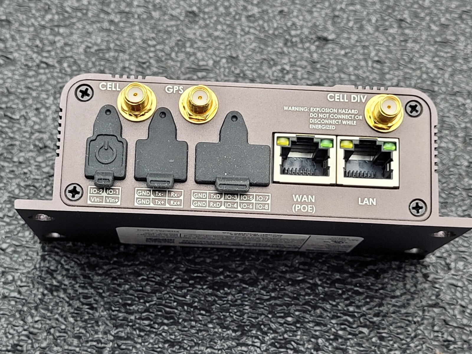 Microhard IPn4Gii-NA 4G LTE Dual SIM Dual Ethernet Serial USB Gateway POE