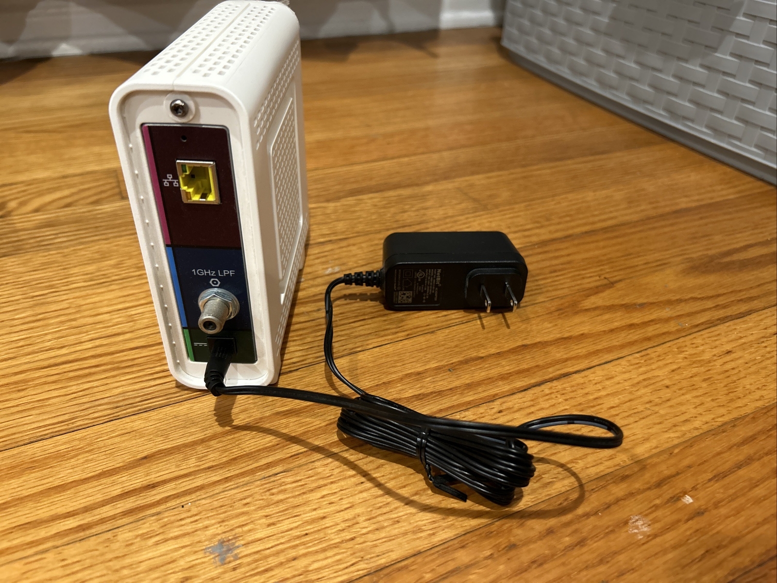 ARRIS Surfboard SB6190, 32×8 Docsis 3.0 Cable Modem SN:A9B3J533901714
