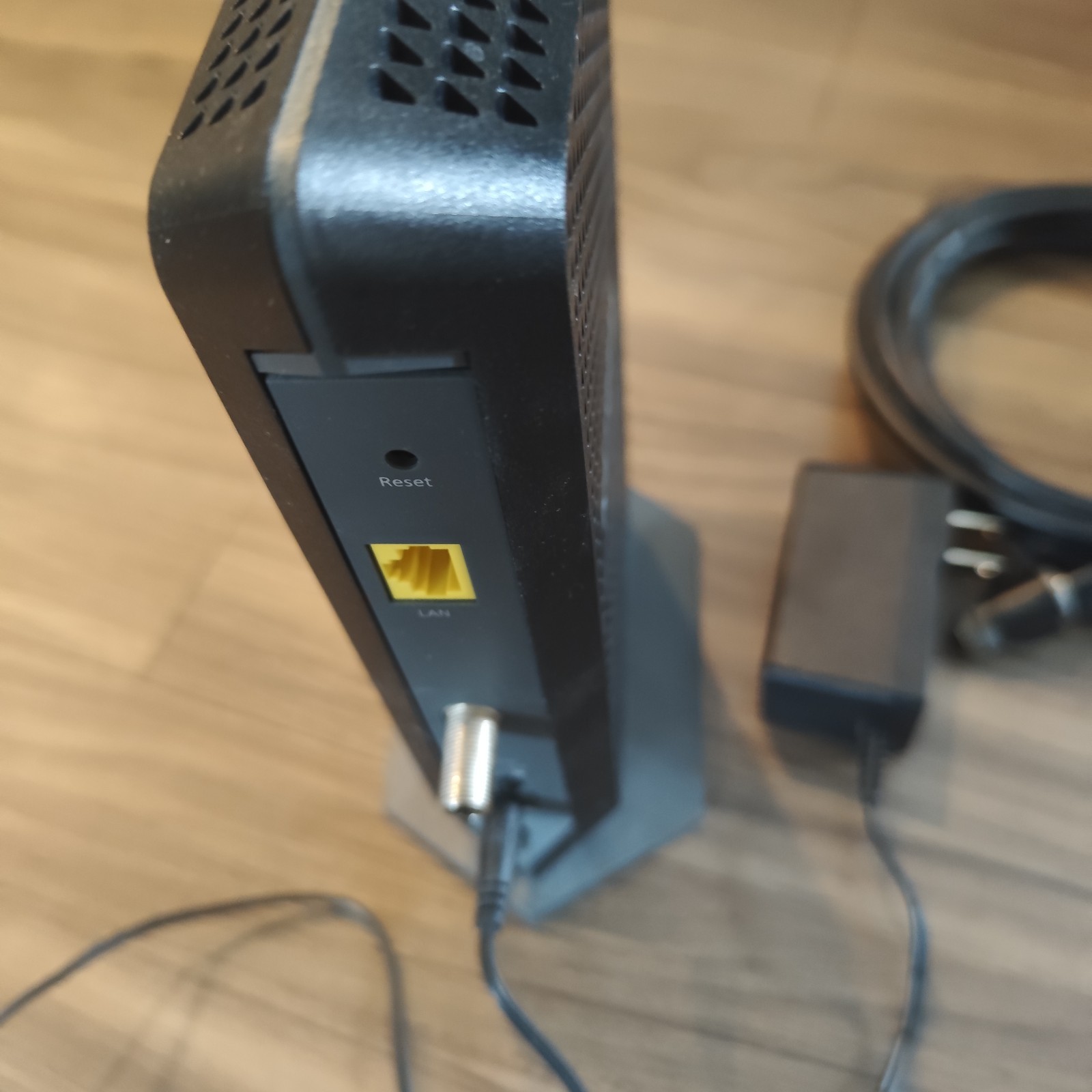 Home Internet Cable Modem – NETGEAR CM1000 DOCSIS 1000Mbps (CM1000-1AZNAS)