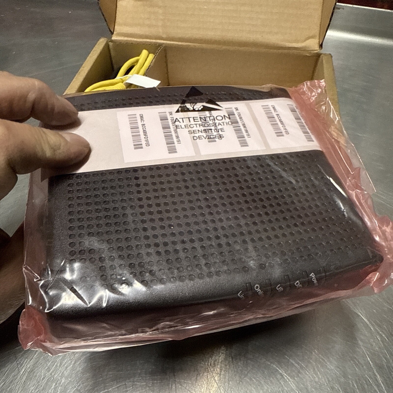 ARRIS CM820A/NA Cable Modem w/ Power Cord – TC00DLD820, DOCSIS 3.0 – New Sealed
