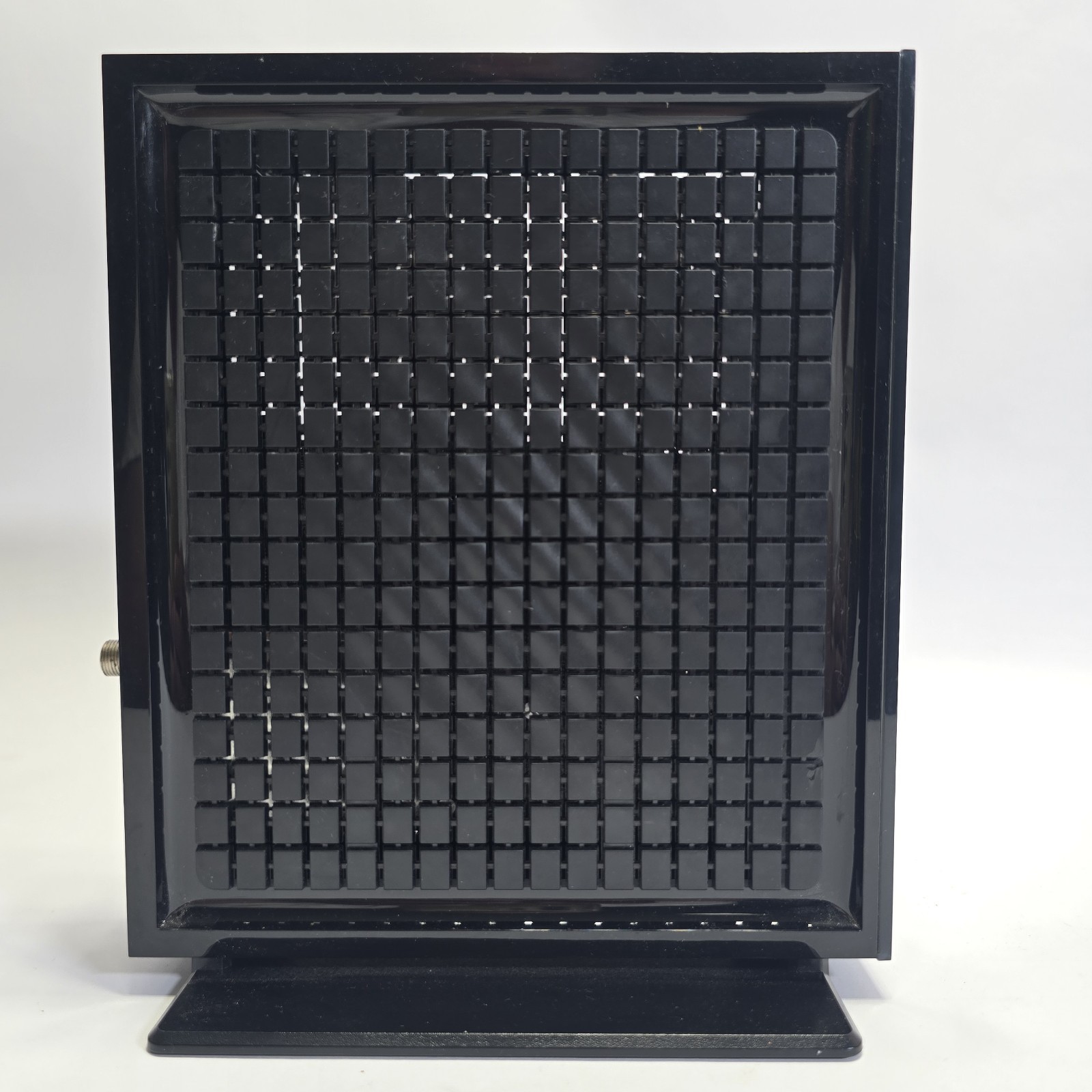 Linksys 24×8 Cable Modem CM3024 Intel Inside 960 Mbps 3.0 High Speed Ethernet.