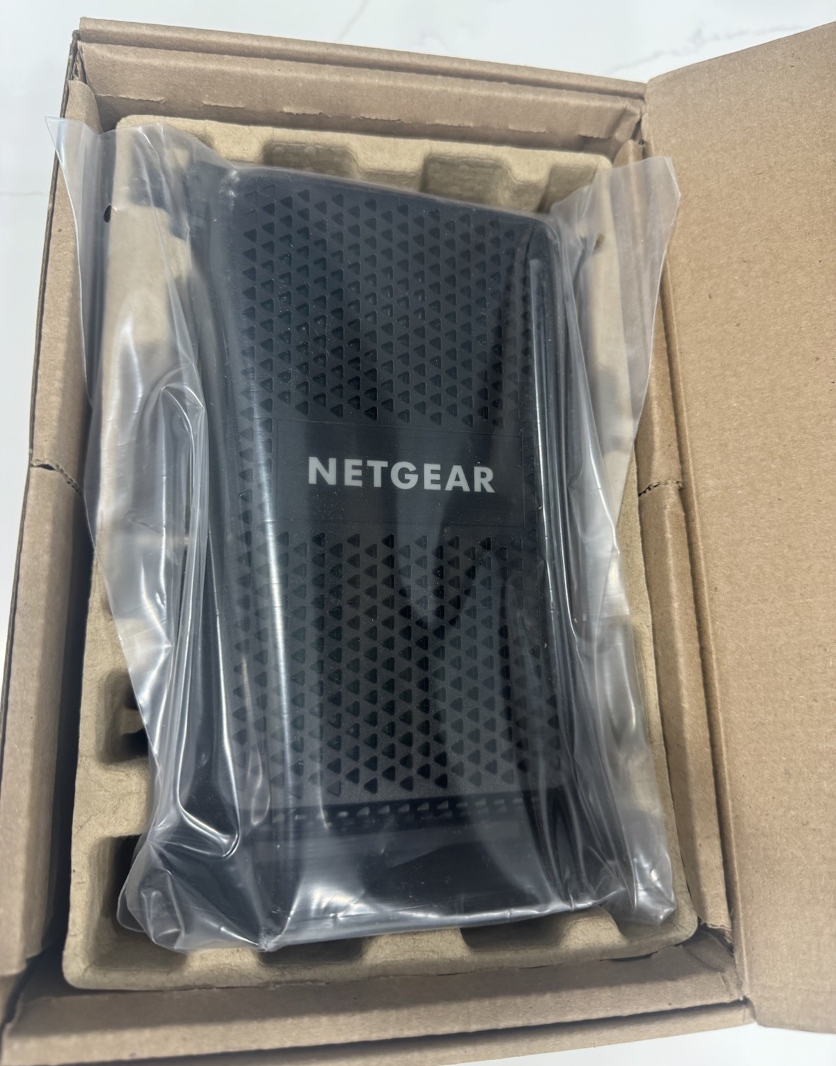 *Read* Netgear Nighthawk CM1000V2 Ultra-High Speed Modem DOCSIS 3.1 refurbished