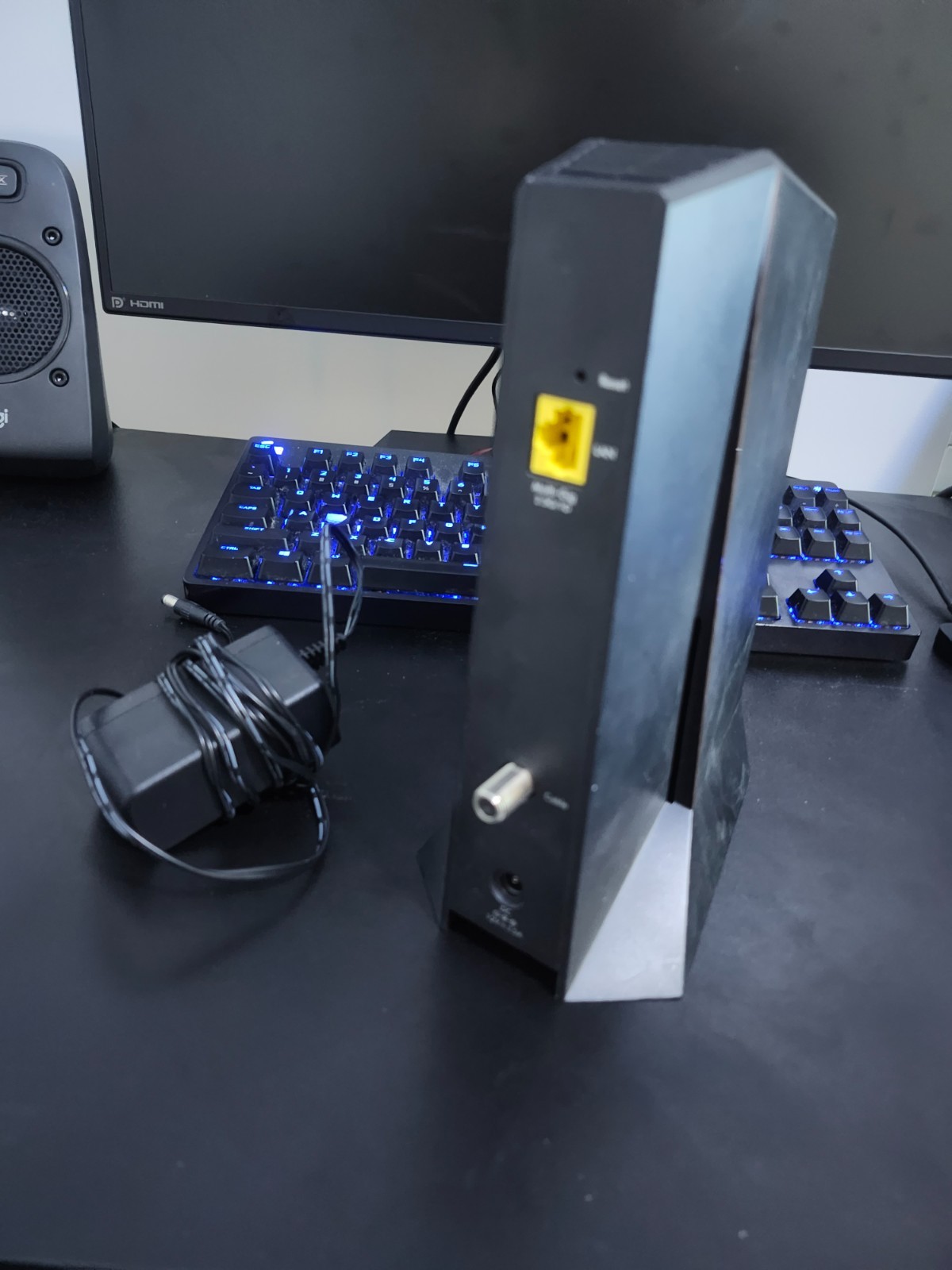 NETGEAR CM2000 Nighthawk DOCSIS 3.1 – 2.5 Gbps Internet Speed Cable Modem