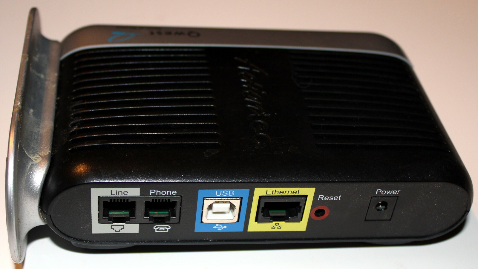 ACTIONTEC M1000 DSL Modem and power supply