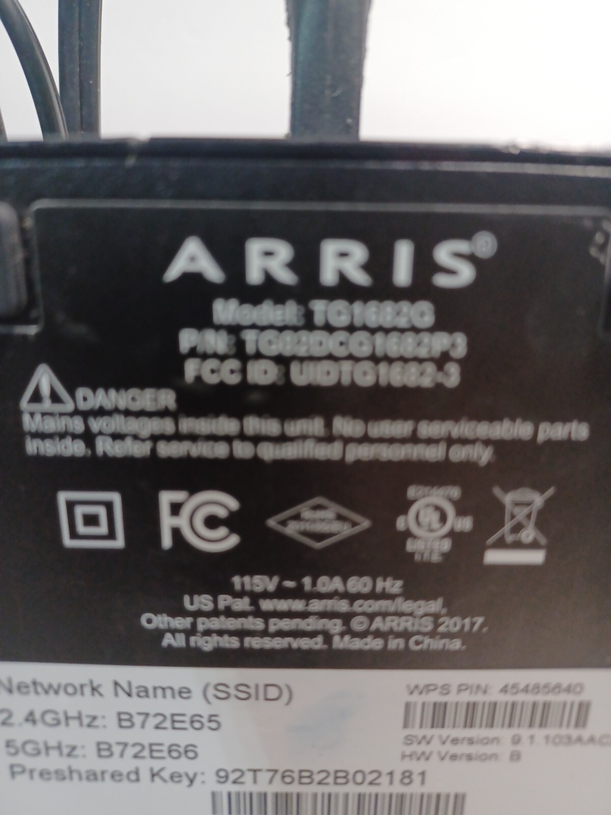 Arris Panoramic TG1682G Dual Band 2.4GHz 5GHz Wireless WiFi Router Cable Modem
